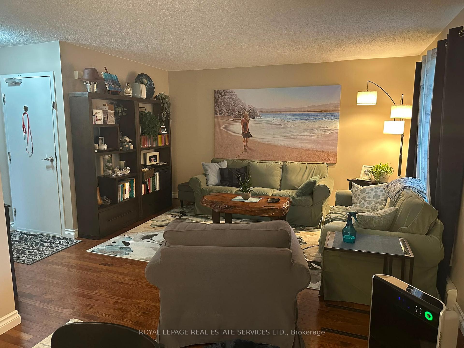 Photo 4 of Unit UPPER, 172 Queen Street, New Tecumseth, Alliston — HOMEH
