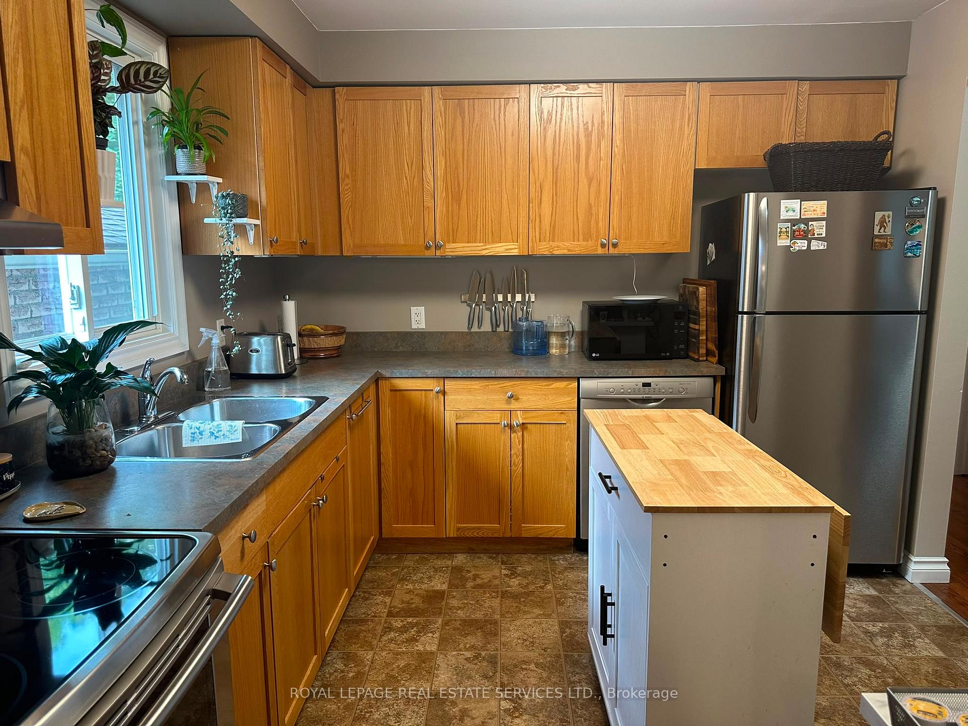 Photo 8 of Unit UPPER, 172 Queen Street, New Tecumseth, Alliston — HOMEH
