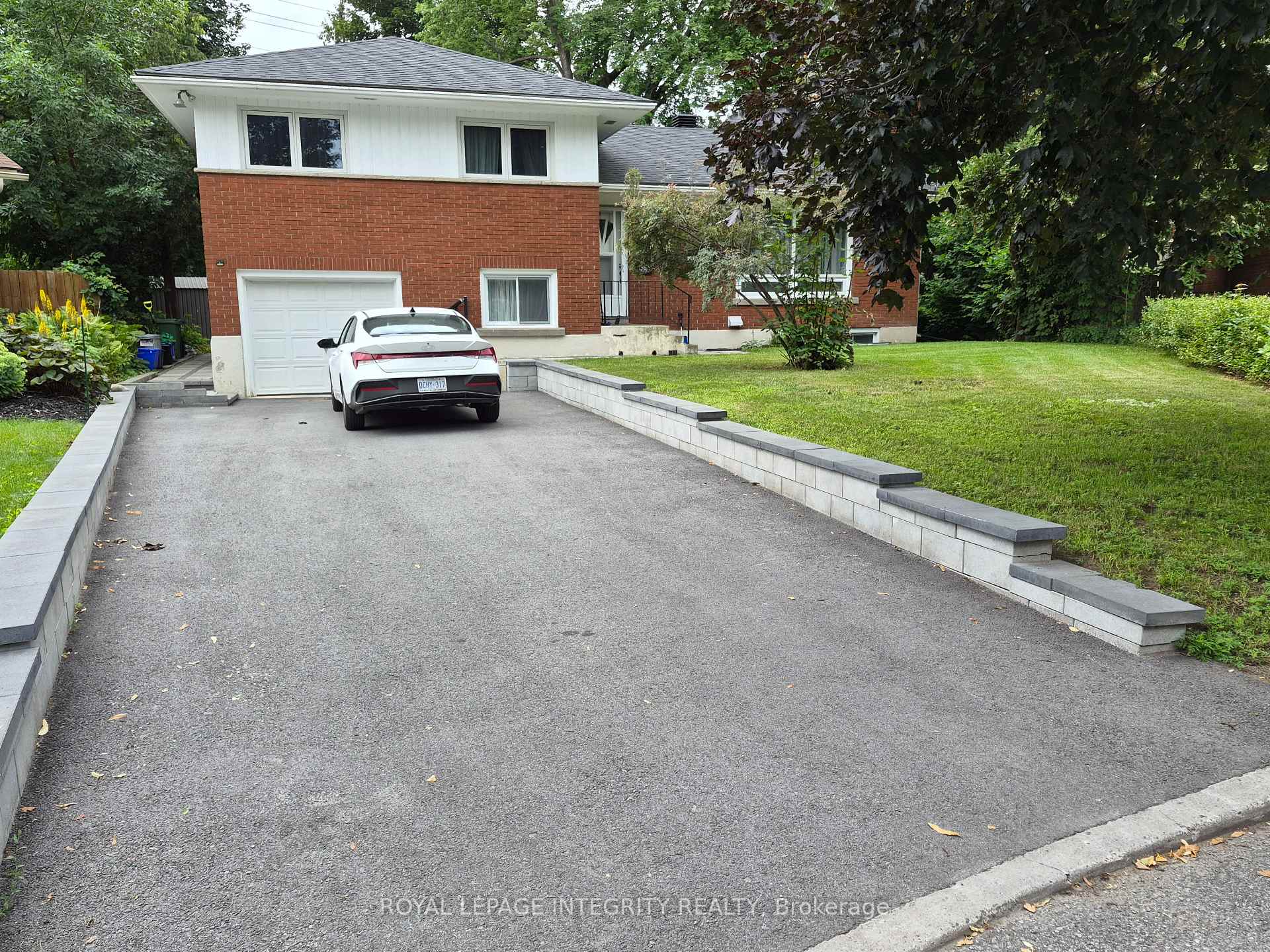 Front of Unit A, 2748 Moncton Road