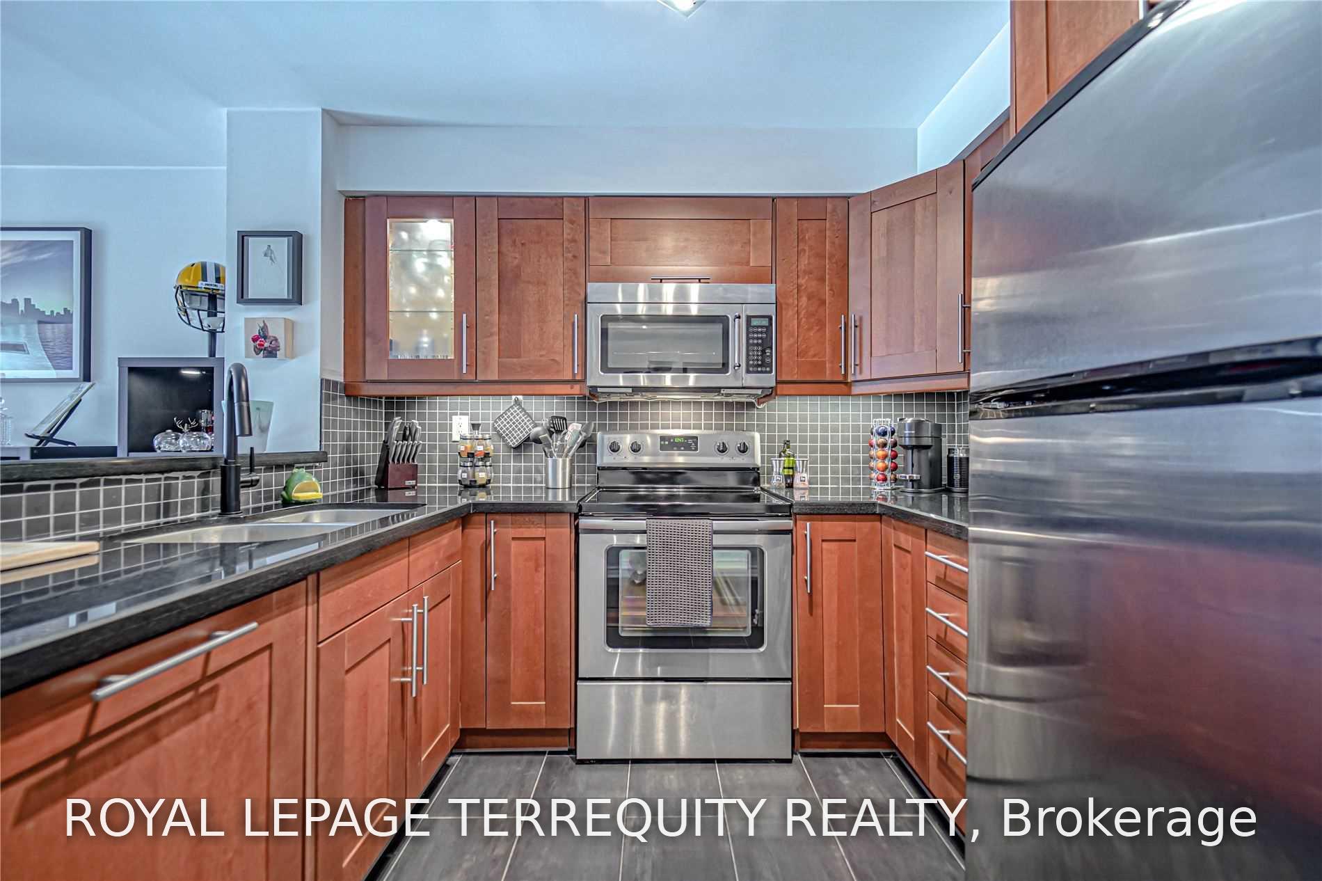 Photo 4 of Unit 319, 942 Yonge Street, Toronto, The Annex — HOMEH