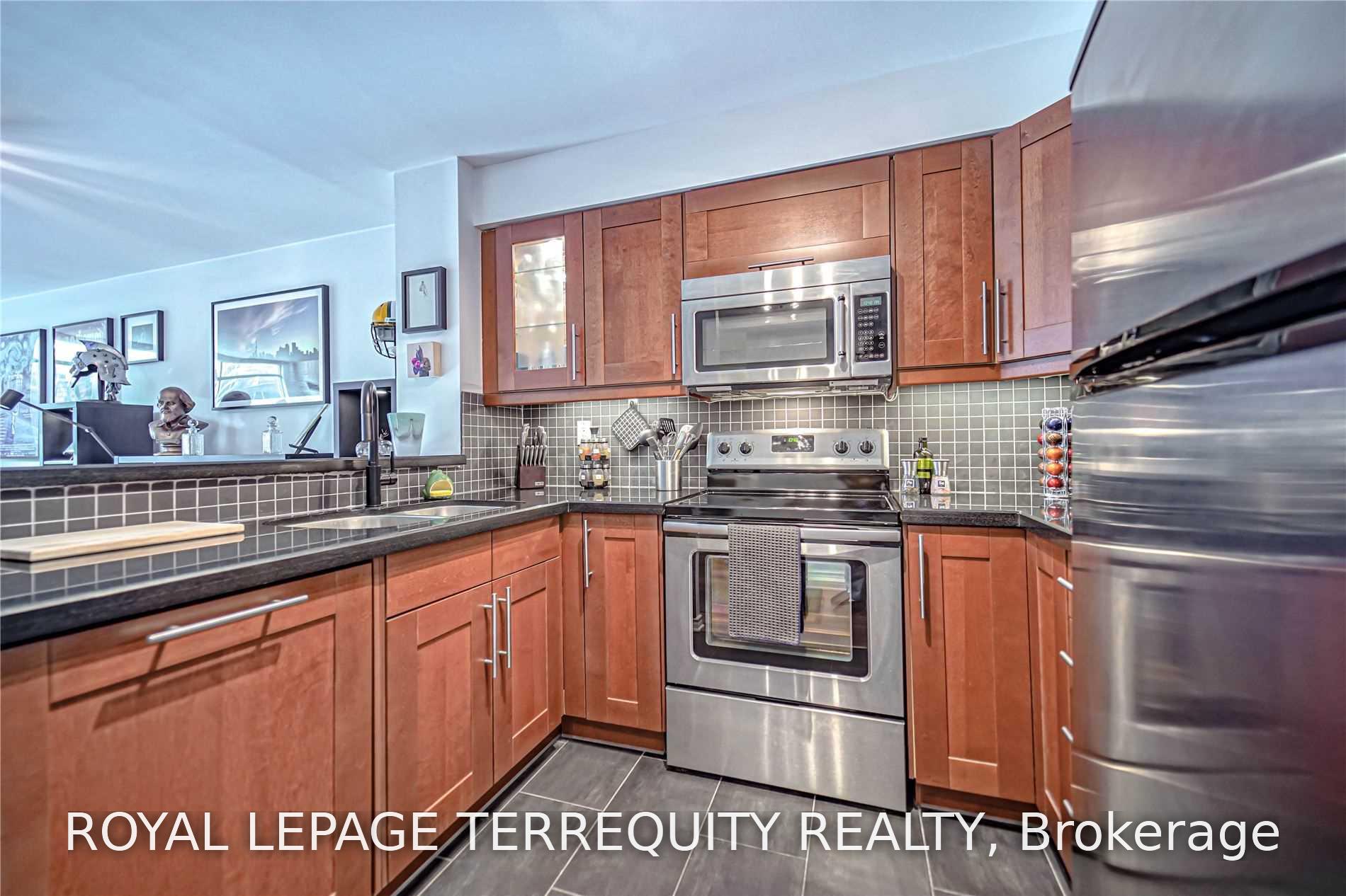 Photo 5 of Unit 319, 942 Yonge Street, Toronto, The Annex — HOMEH