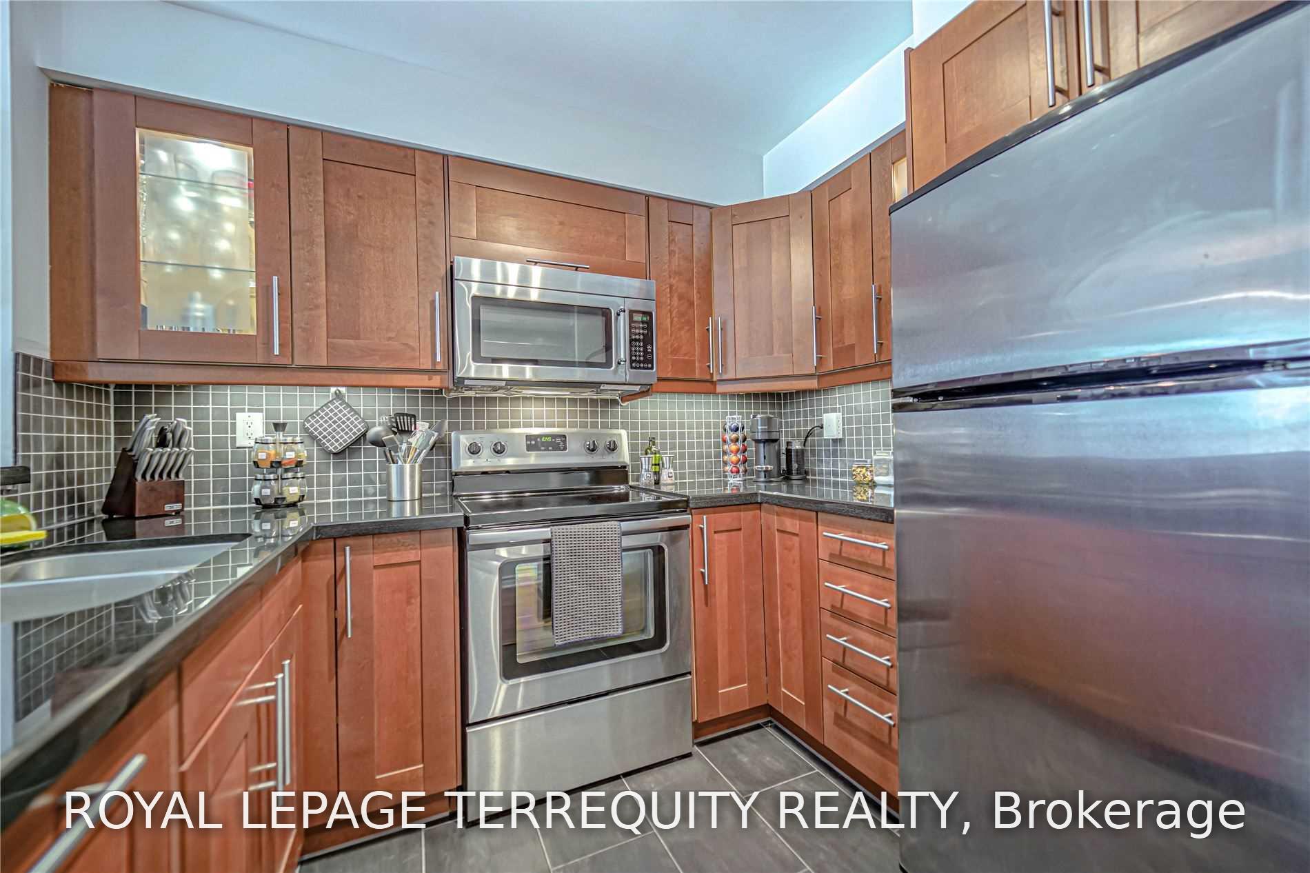 Photo 6 of Unit 319, 942 Yonge Street, Toronto, The Annex — HOMEH