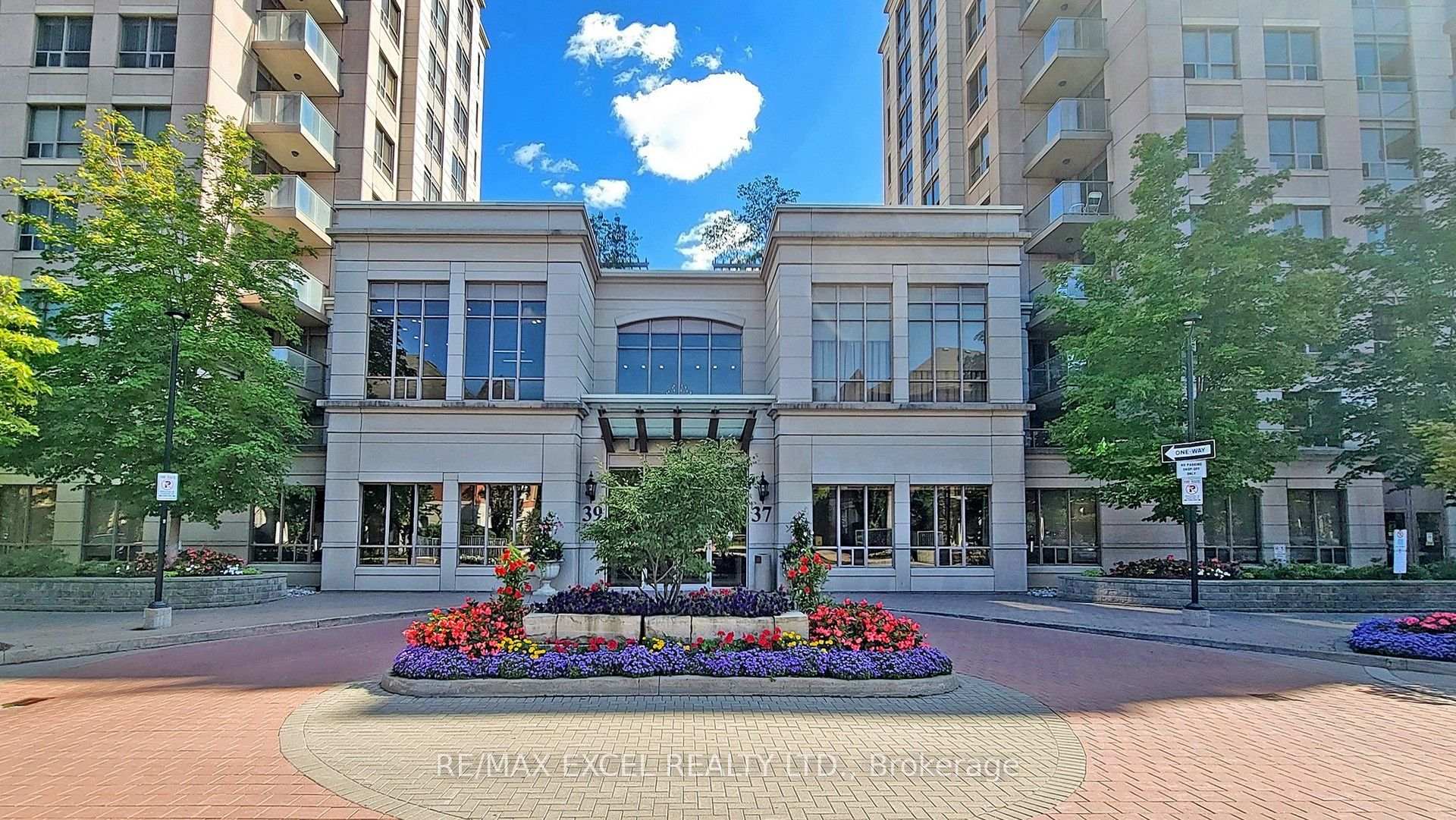 Photo 3 of Unit 202, 37 Galleria Parkway, Markham, Commerce Valley — HOMEH