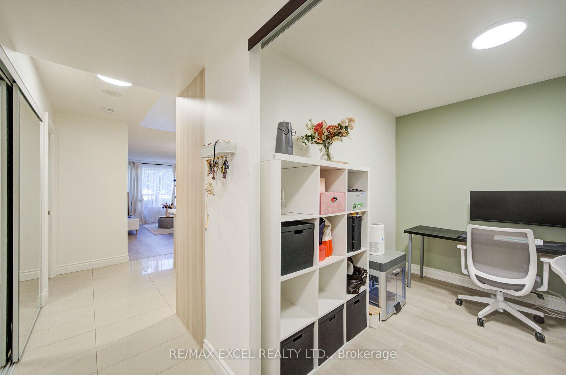 Photo 10 of Unit 202, 37 Galleria Parkway, Markham, Commerce Valley — HOMEH
