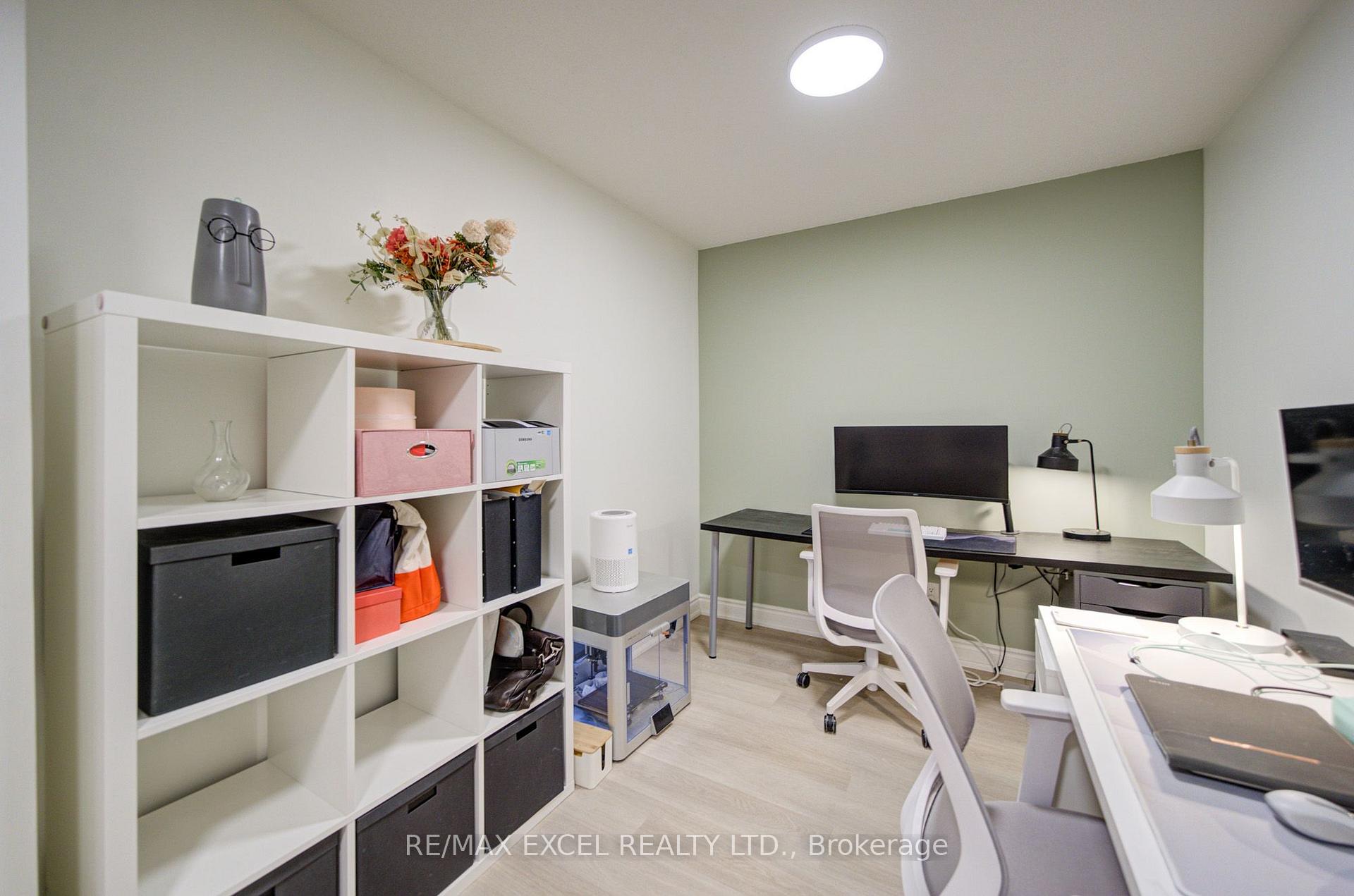 Photo 11 of Unit 202, 37 Galleria Parkway, Markham, Commerce Valley — HOMEH