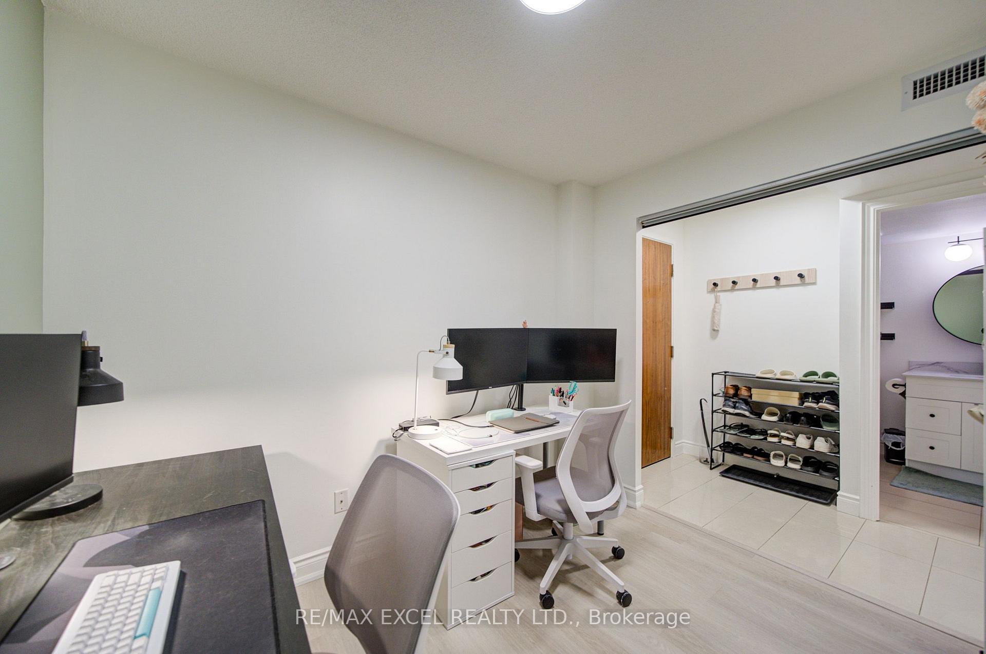 Photo 14 of Unit 202, 37 Galleria Parkway, Markham, Commerce Valley — HOMEH