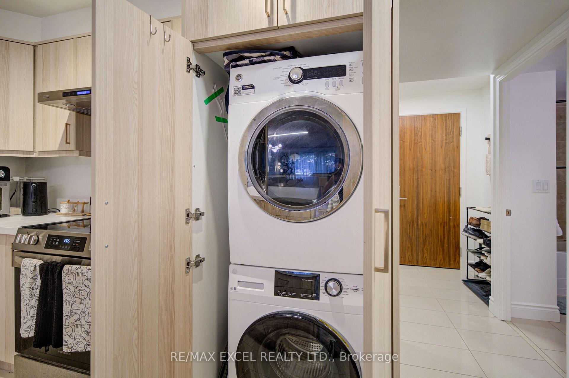Photo 24 of Unit 202, 37 Galleria Parkway, Markham, Commerce Valley — HOMEH
