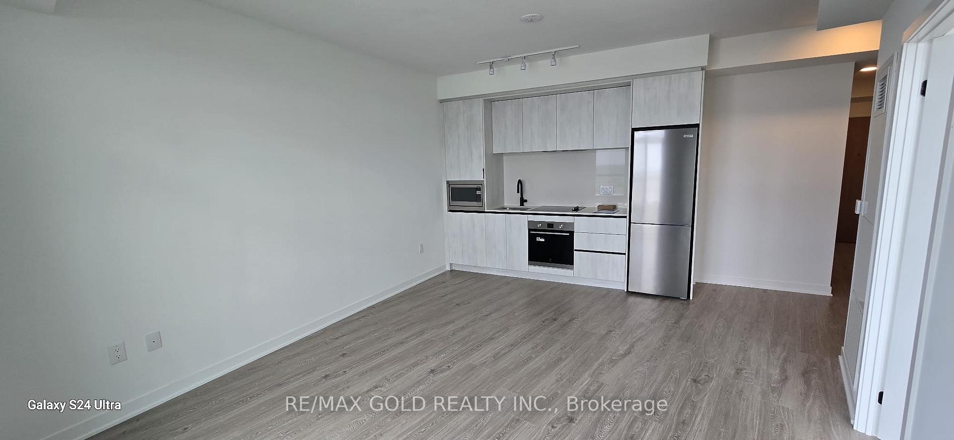Front of Unit 1613, 2495 Eglinton Avenue W