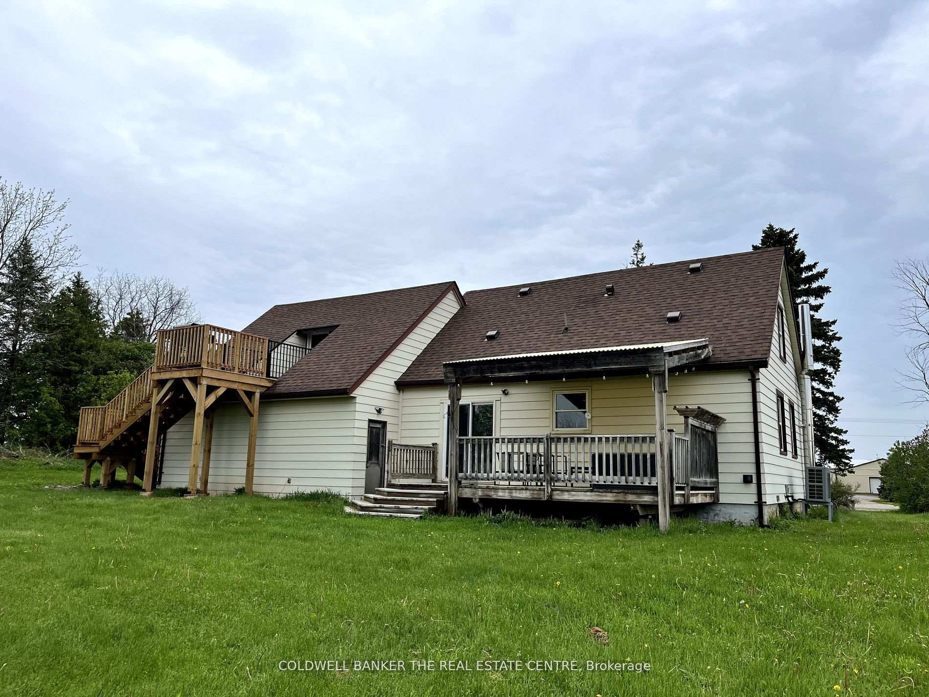 Photo 5 of 7122 County 27 Road, Essa, Rural Essa — HOMEH