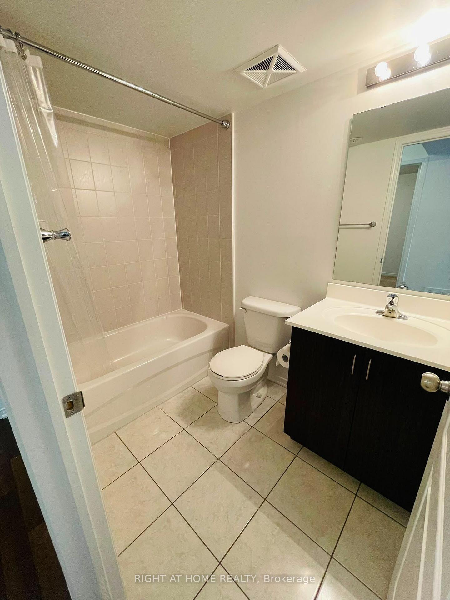 Photo 11 of Unit 29, 2468 Post Road, Oakville, River Oaks — HOMEH