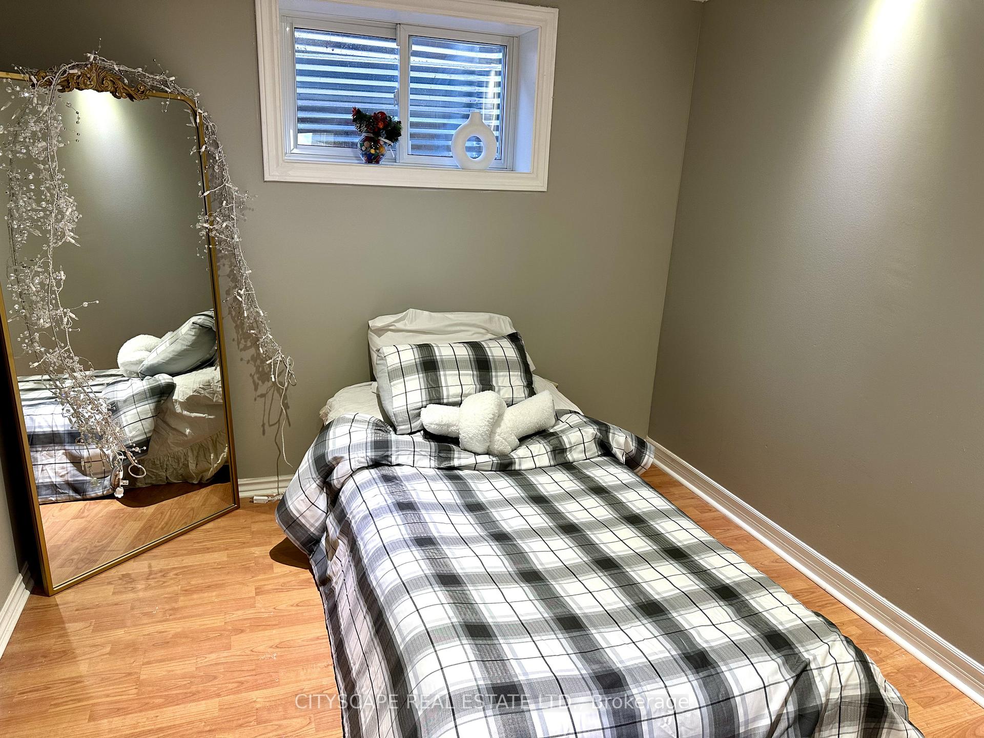 Photo 13 of 116 Rexway Drive E, Halton Hills, Georgetown — HOMEH
