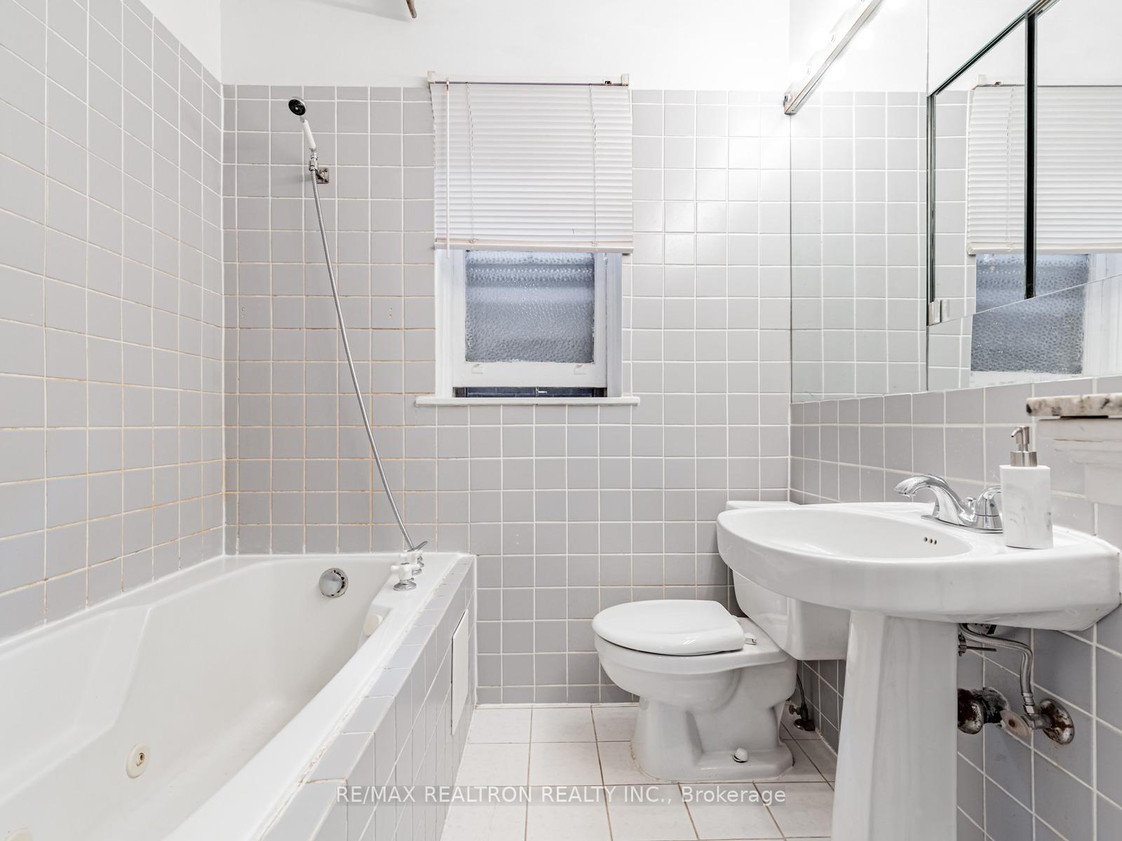 Photo 13 of 149 Eastbourne Avenue, Toronto, Yonge-Eglinton — HOMEH