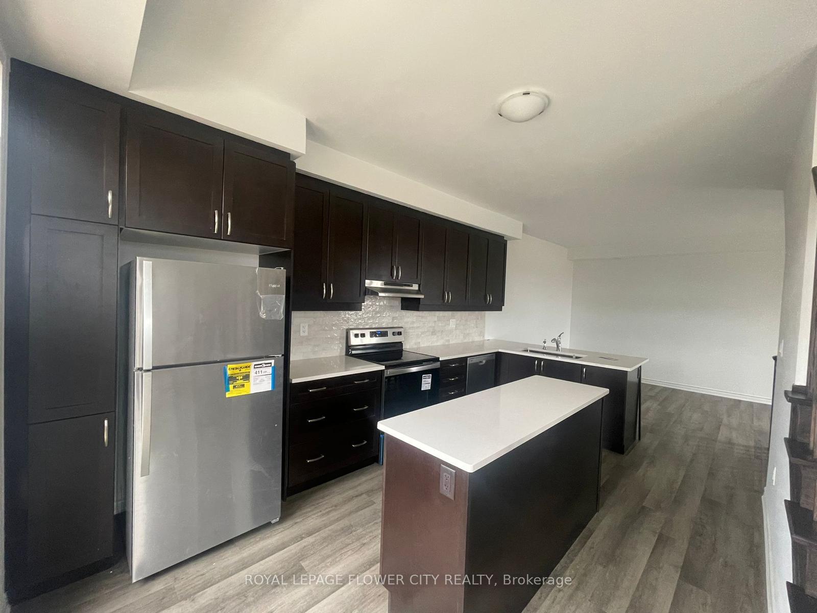 Photo 6 of 93 Keppel Circle, Brampton, Northwest Brampton — HOMEH