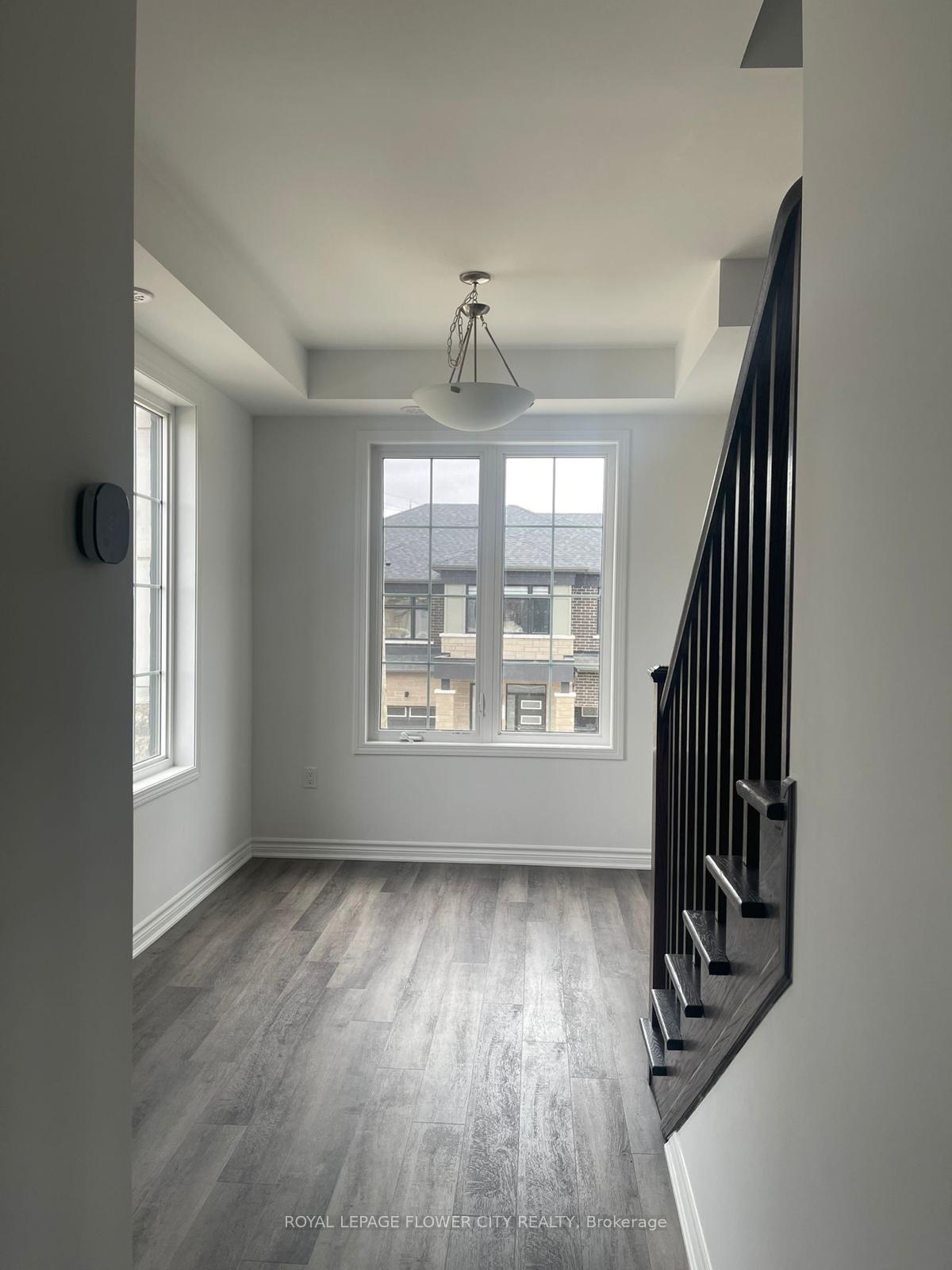 Photo 9 of 93 Keppel Circle, Brampton, Northwest Brampton — HOMEH