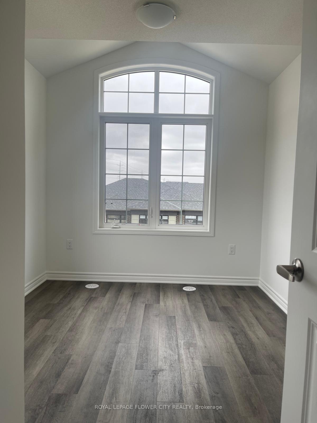 Photo 15 of 93 Keppel Circle, Brampton, Northwest Brampton — HOMEH