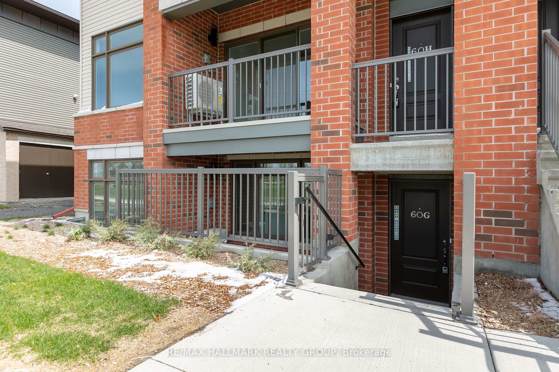 Photo 3 of Unit A, 60 Jaguar Private, Ottawa, Kanata - Emerald Meadows/Trailwest — HOMEH