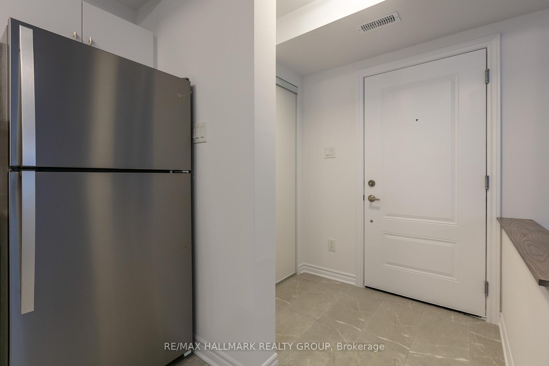 Photo 5 of Unit A, 60 Jaguar Private, Ottawa, Kanata - Emerald Meadows/Trailwest — HOMEH