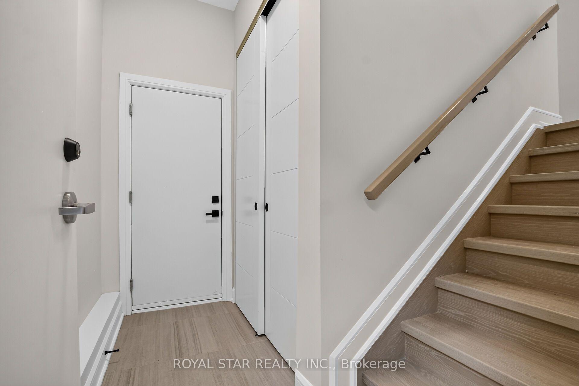 Photo 3 of Unit Bsmt #B, 522 Mutual Street, Ottawa, Castle Heights — HOMEH