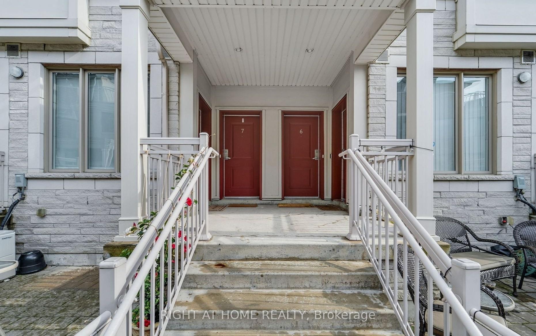 Photo 2 of Unit 7, 125 Long Branch Avenue, Etobicoke, Long Branch — HOMEH