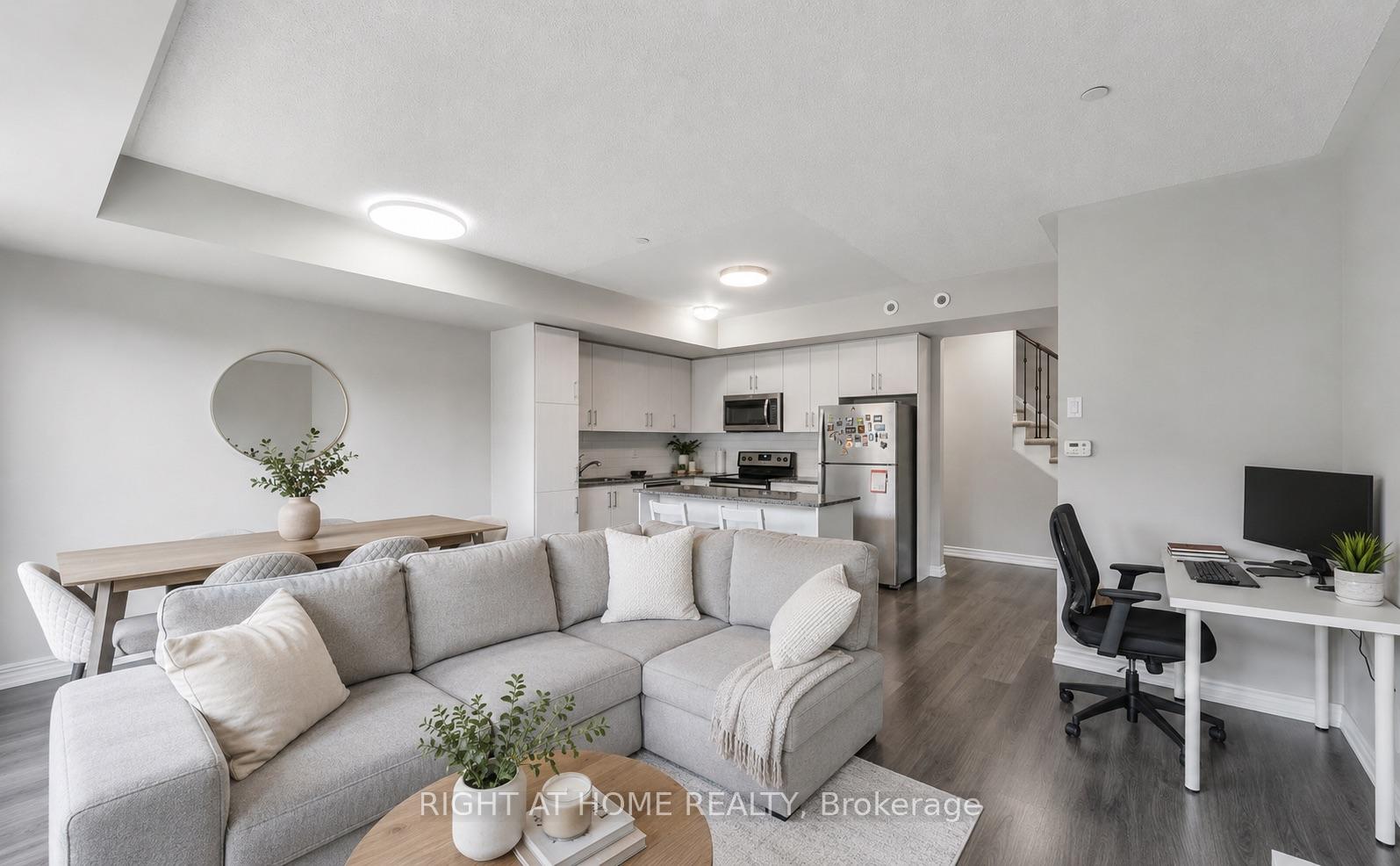 Photo 3 of Unit 7, 125 Long Branch Avenue, Etobicoke, Long Branch — HOMEH