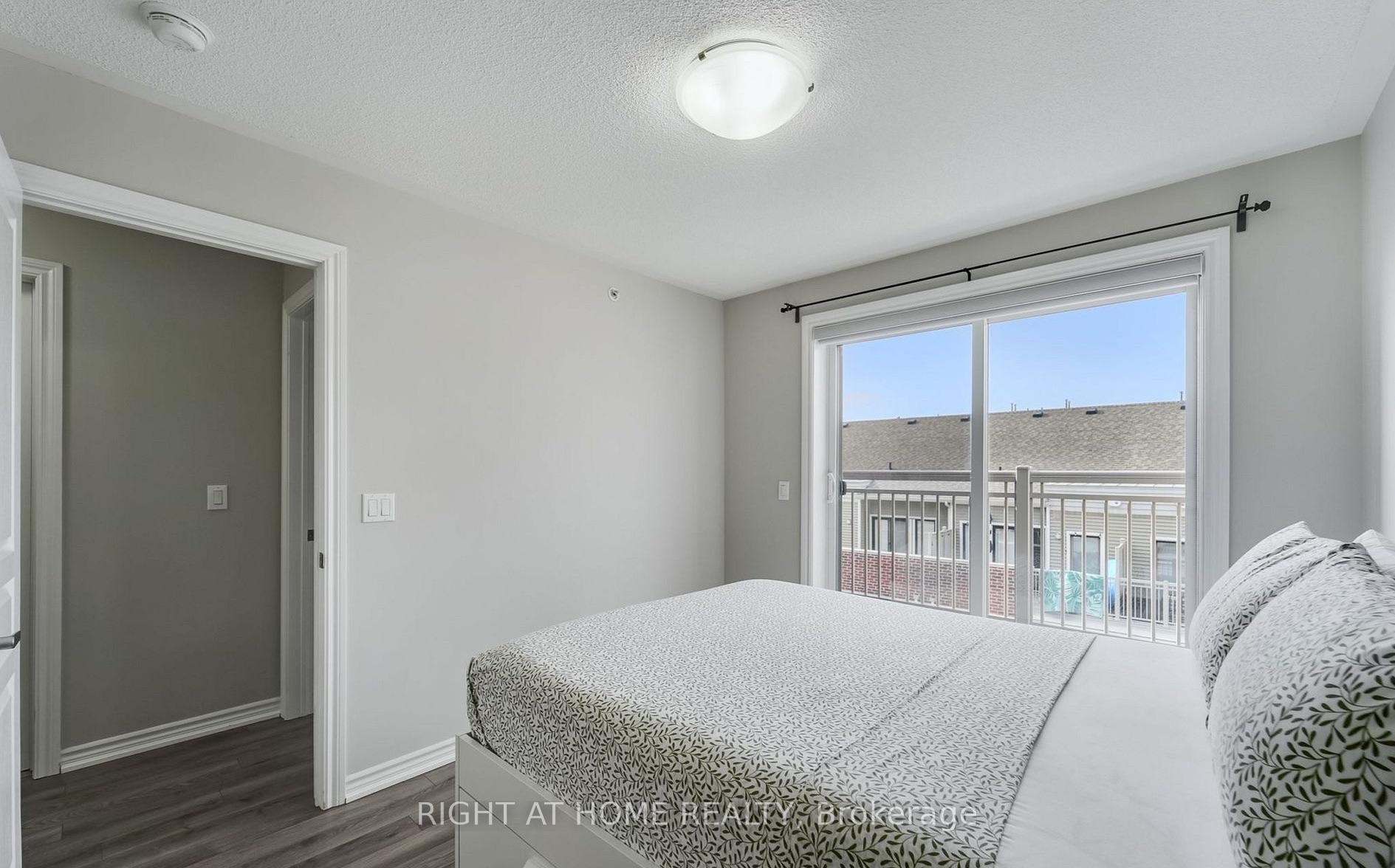 Photo 9 of Unit 7, 125 Long Branch Avenue, Etobicoke, Long Branch — HOMEH