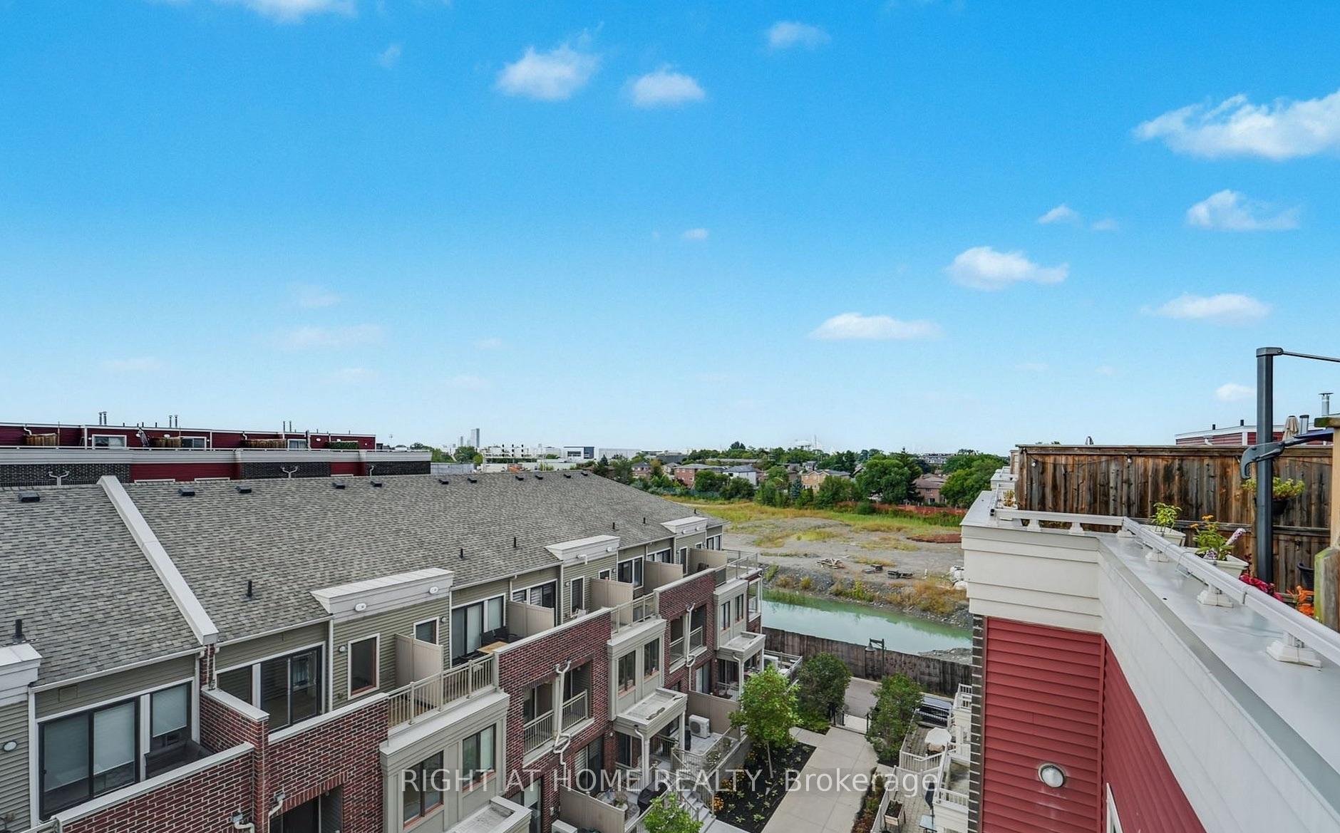 Photo 14 of Unit 7, 125 Long Branch Avenue, Etobicoke, Long Branch — HOMEH