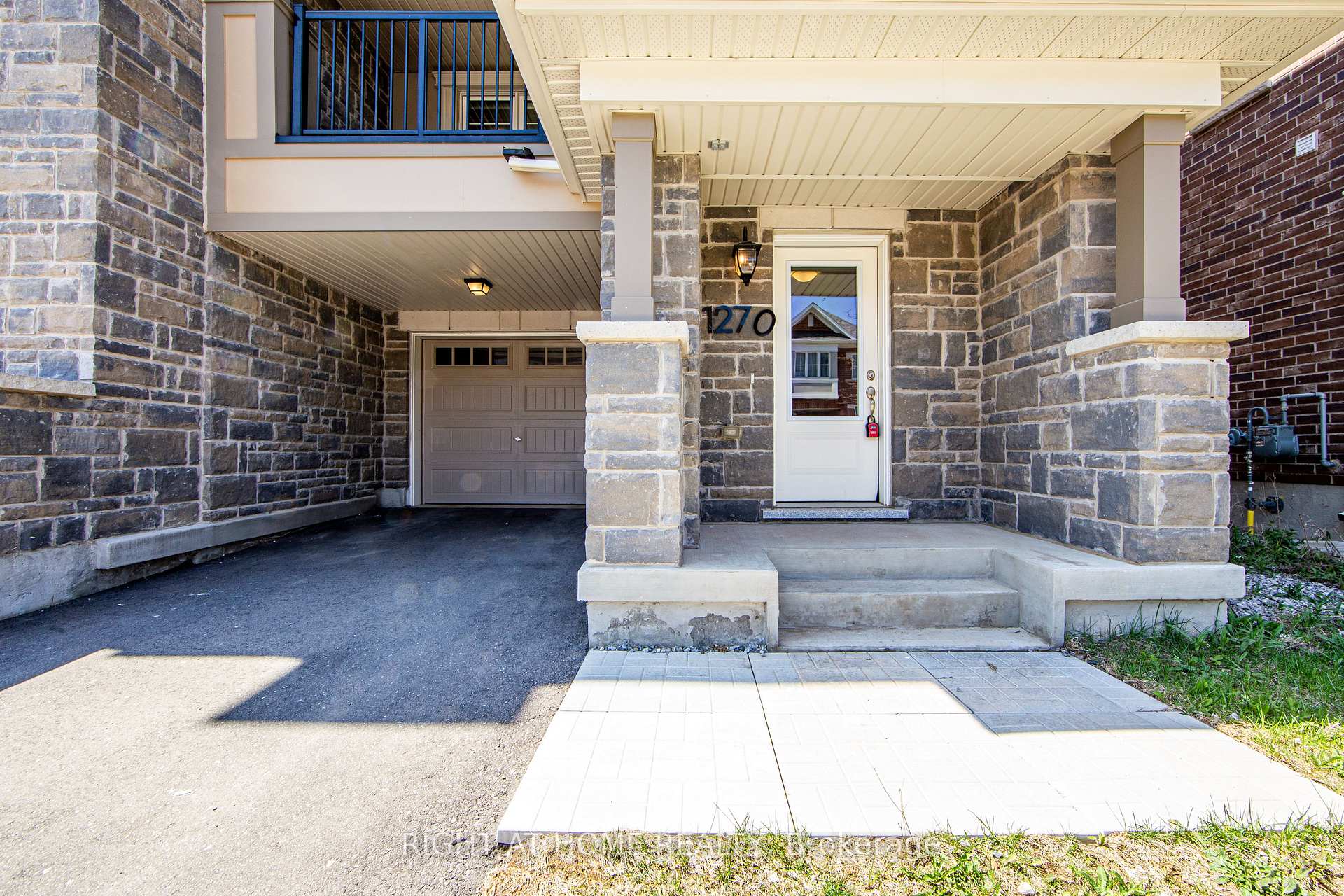 Photo 2 of 1270 Wintergreen Place, Milton, Cobban — HOMEH