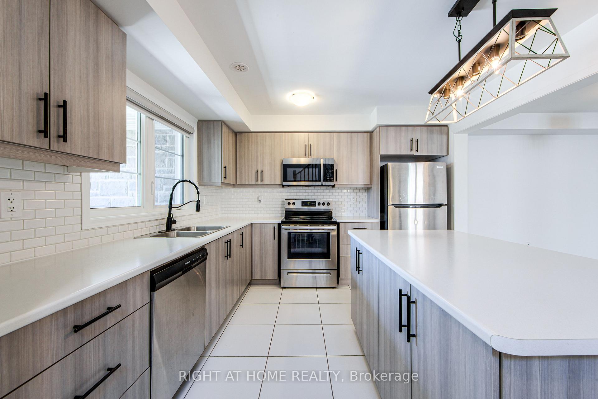 Photo 6 of 1270 Wintergreen Place, Milton, Cobban — HOMEH
