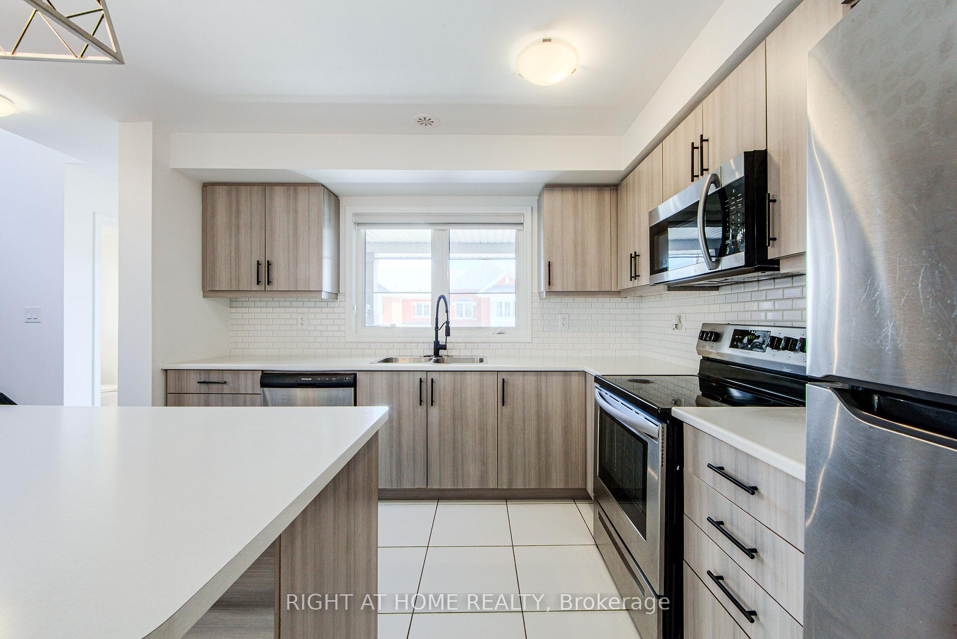 Photo 7 of 1270 Wintergreen Place, Milton, Cobban — HOMEH