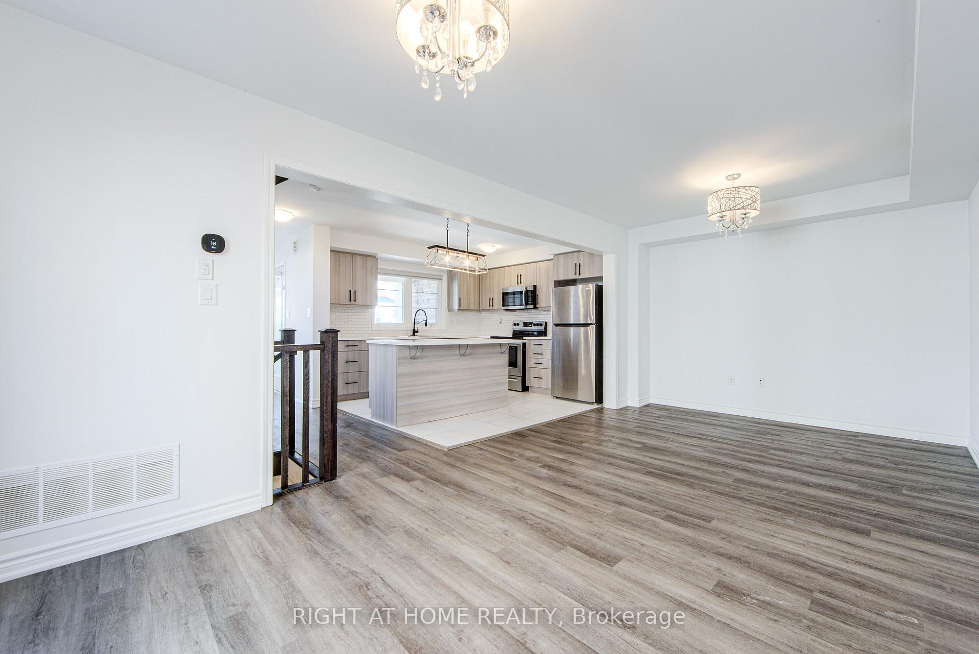 Photo 9 of 1270 Wintergreen Place, Milton, Cobban — HOMEH