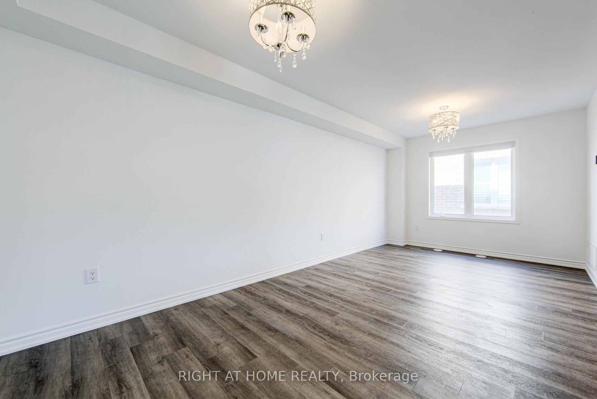 Photo 10 of 1270 Wintergreen Place, Milton, Cobban — HOMEH