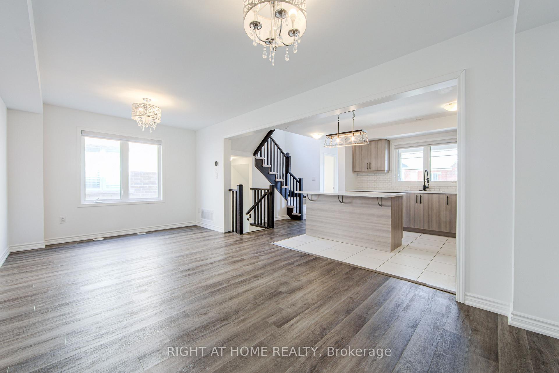 Photo 11 of 1270 Wintergreen Place, Milton, Cobban — HOMEH