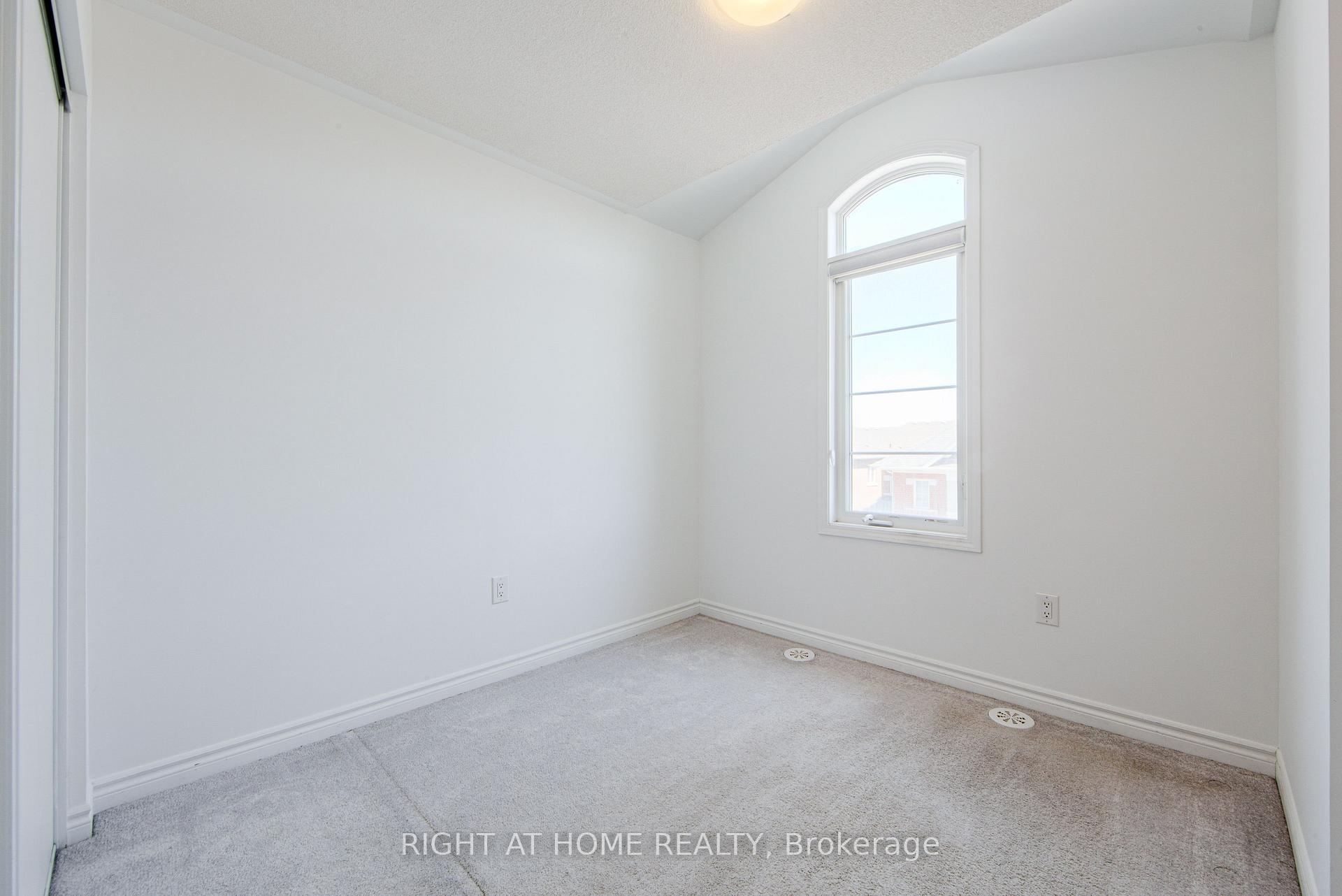 Photo 19 of 1270 Wintergreen Place, Milton, Cobban — HOMEH