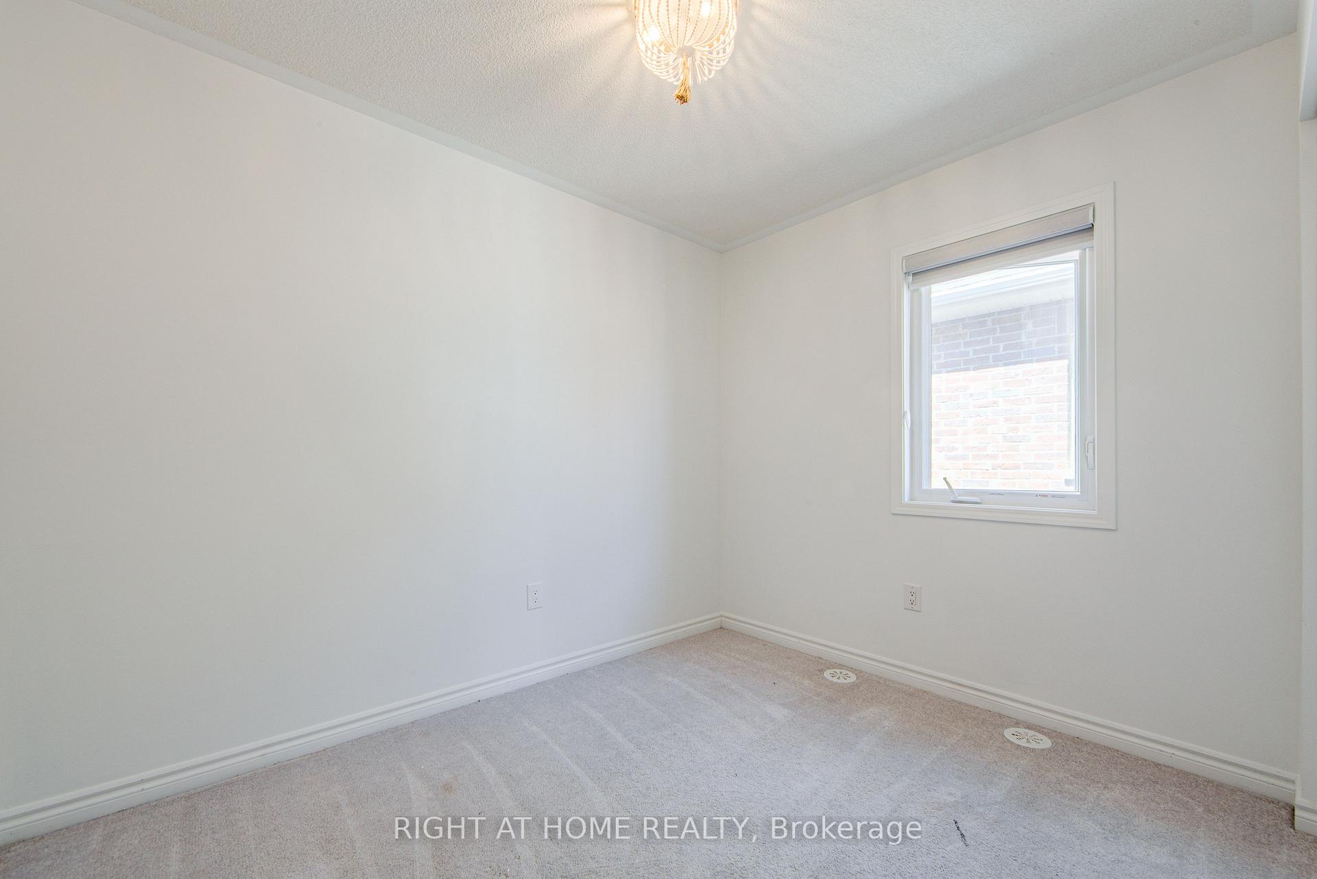 Photo 24 of 1270 Wintergreen Place, Milton, Cobban — HOMEH