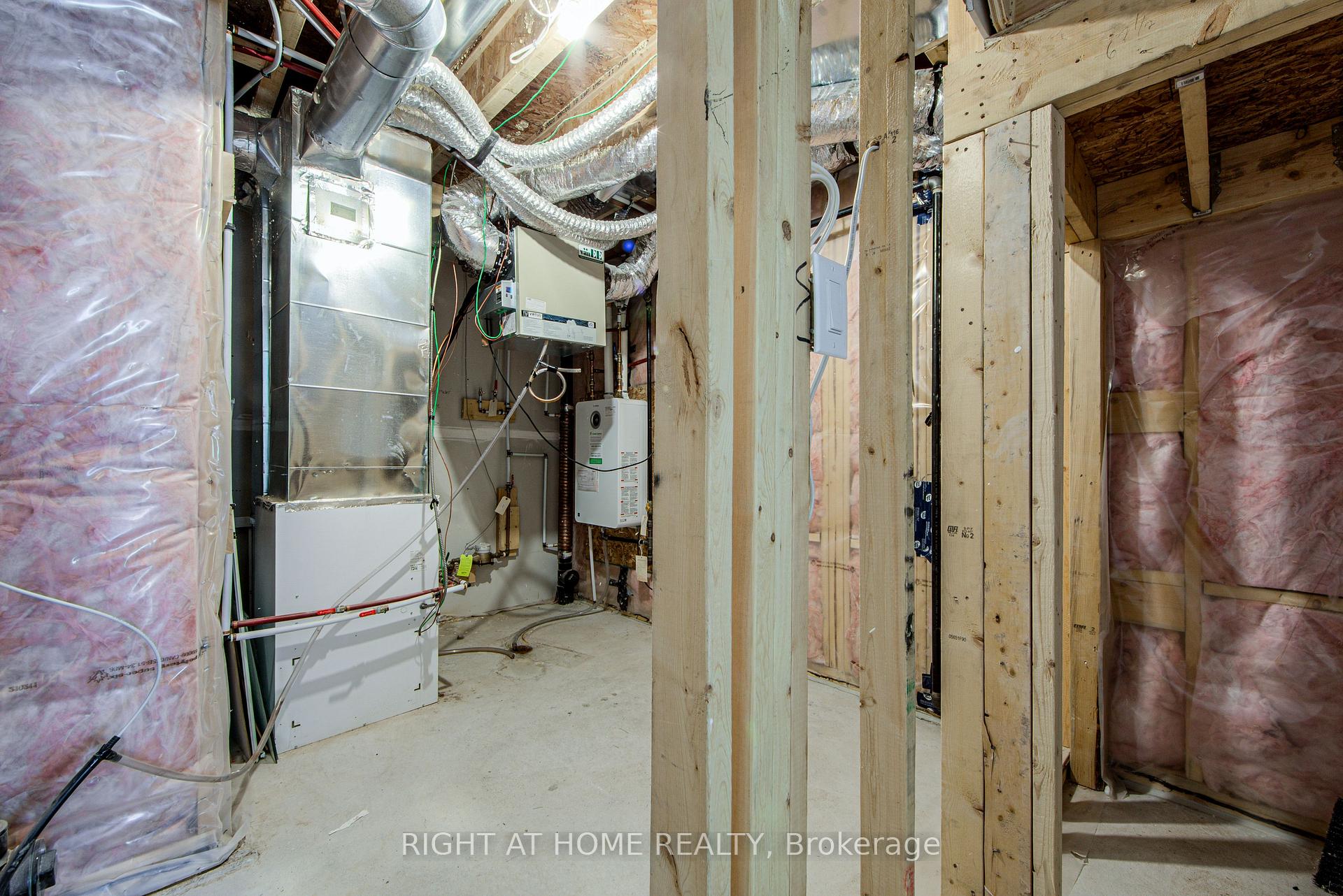 Photo 26 of 1270 Wintergreen Place, Milton, Cobban — HOMEH