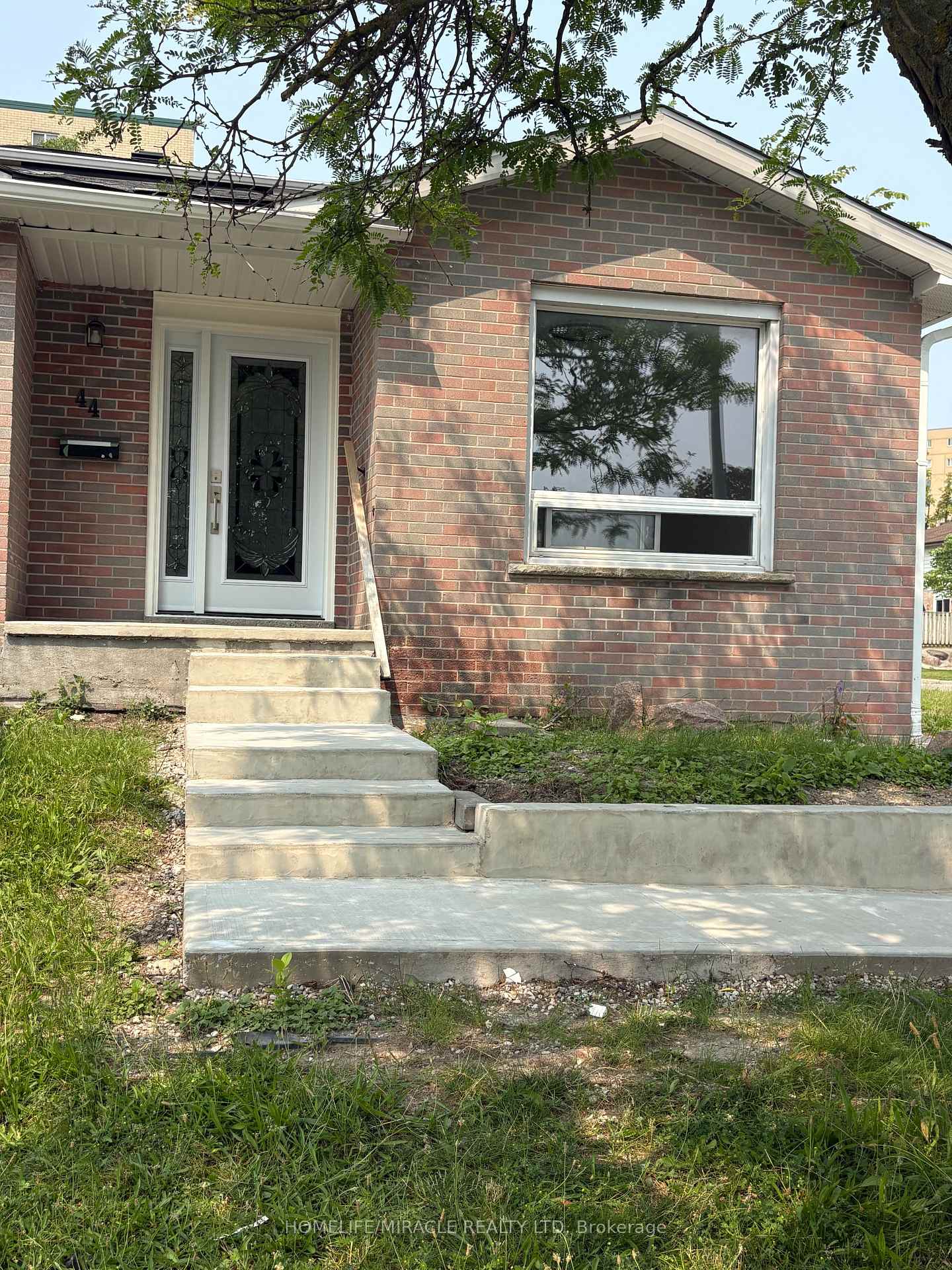 Front of 44 Sylvia Street