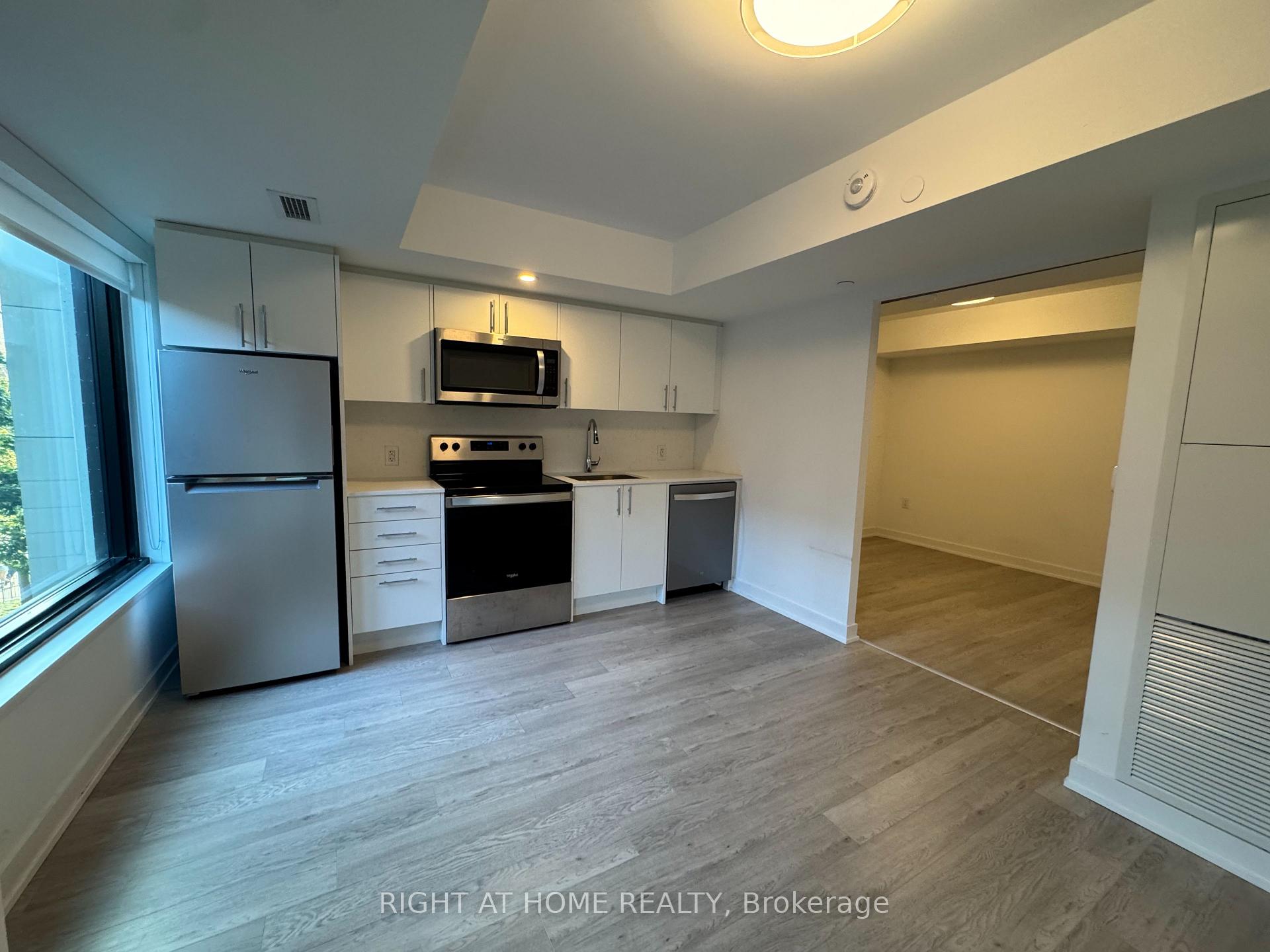 Photo 3 of Unit 326, 3 Strathgowan Avenue, Toronto, Lawrence Park South — HOMEH