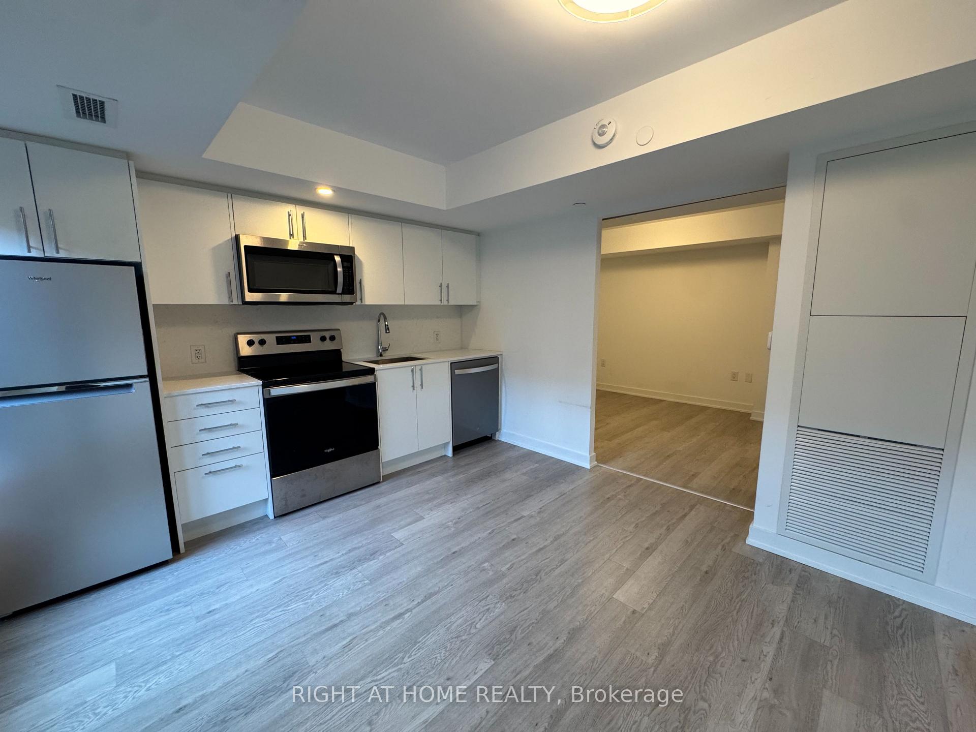 Photo 6 of Unit 326, 3 Strathgowan Avenue, Toronto, Lawrence Park South — HOMEH
