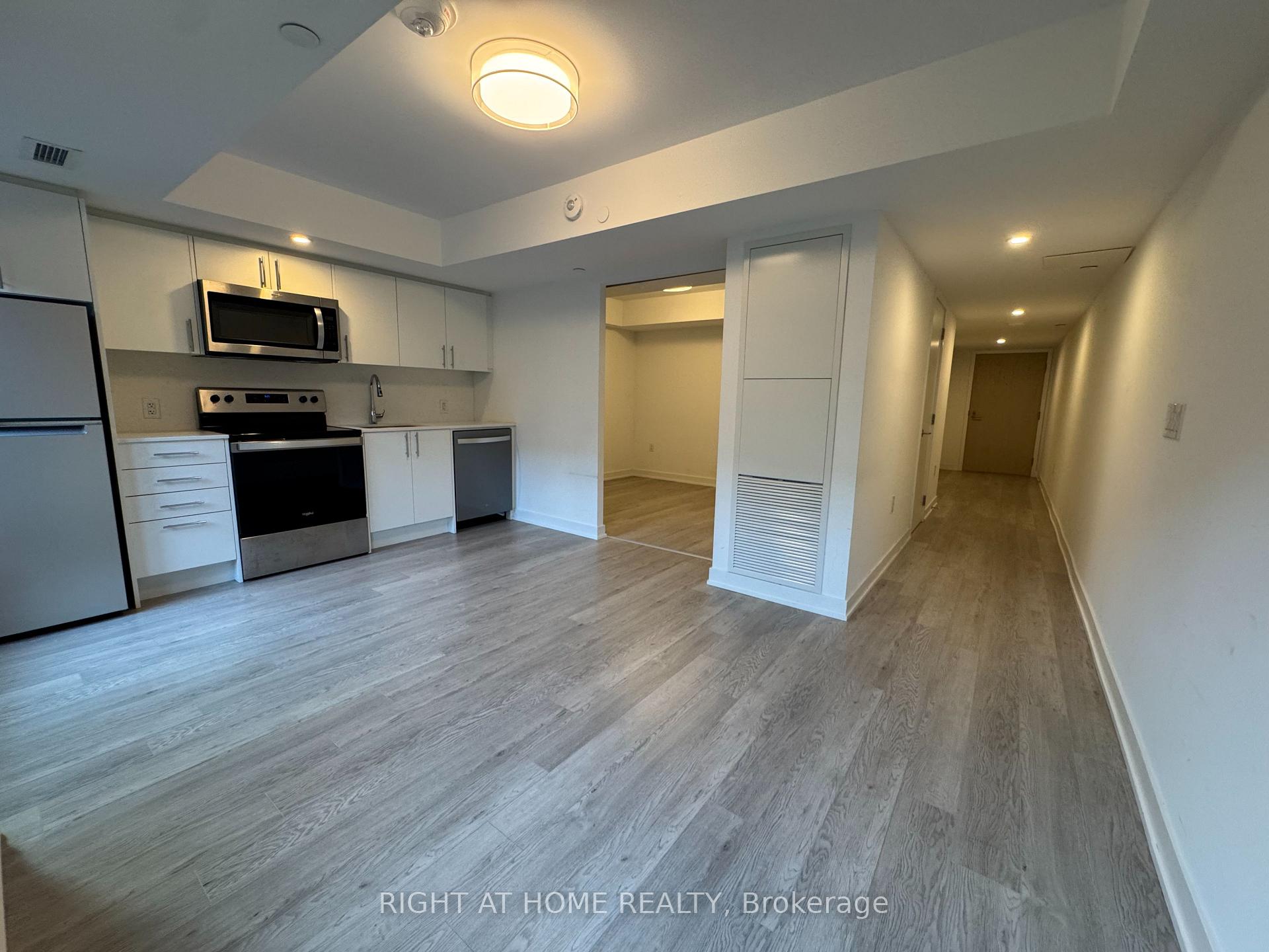 Photo 7 of Unit 326, 3 Strathgowan Avenue, Toronto, Lawrence Park South — HOMEH