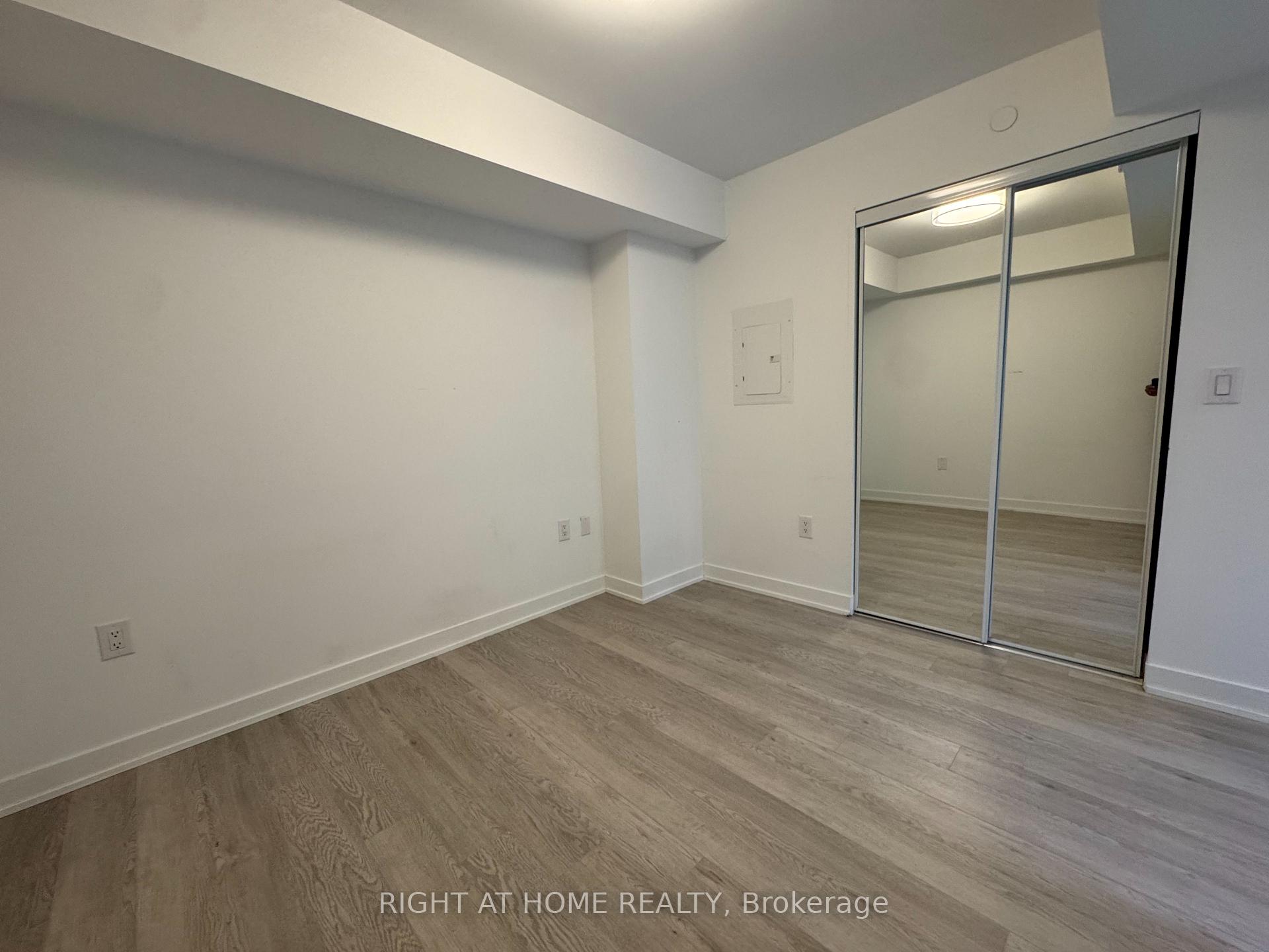Photo 9 of Unit 326, 3 Strathgowan Avenue, Toronto, Lawrence Park South — HOMEH