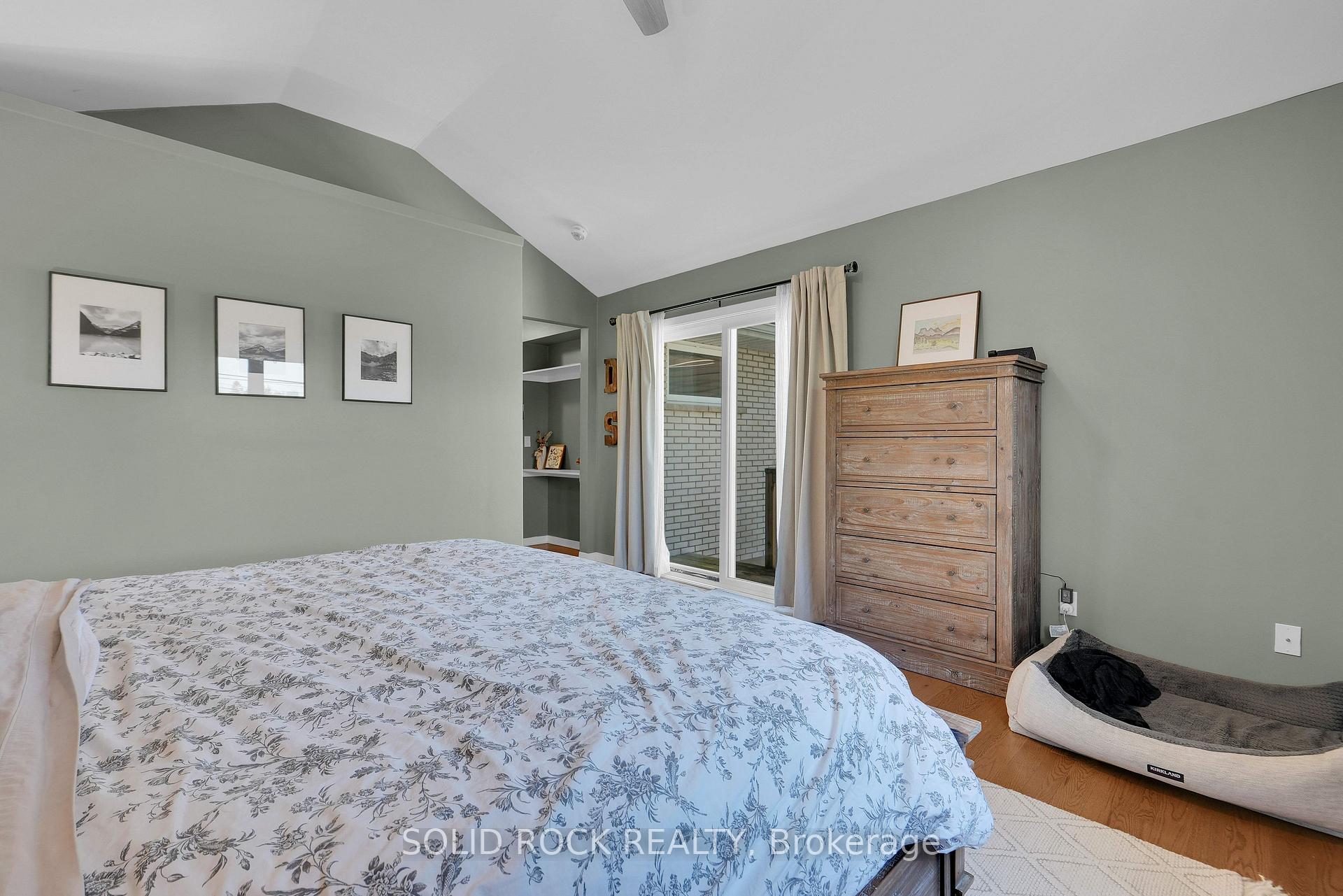 Photo 16 of 9 Stanwood Drive, Ottawa, Meadowlands/Crestview — HOMEH