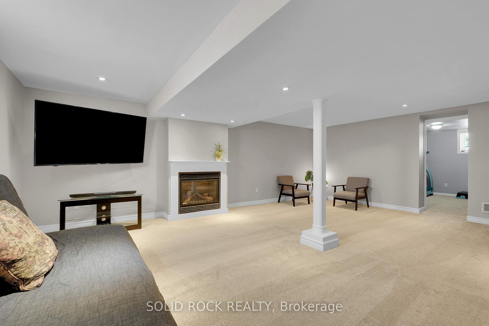 Photo 23 of 9 Stanwood Drive, Ottawa, Meadowlands/Crestview — HOMEH