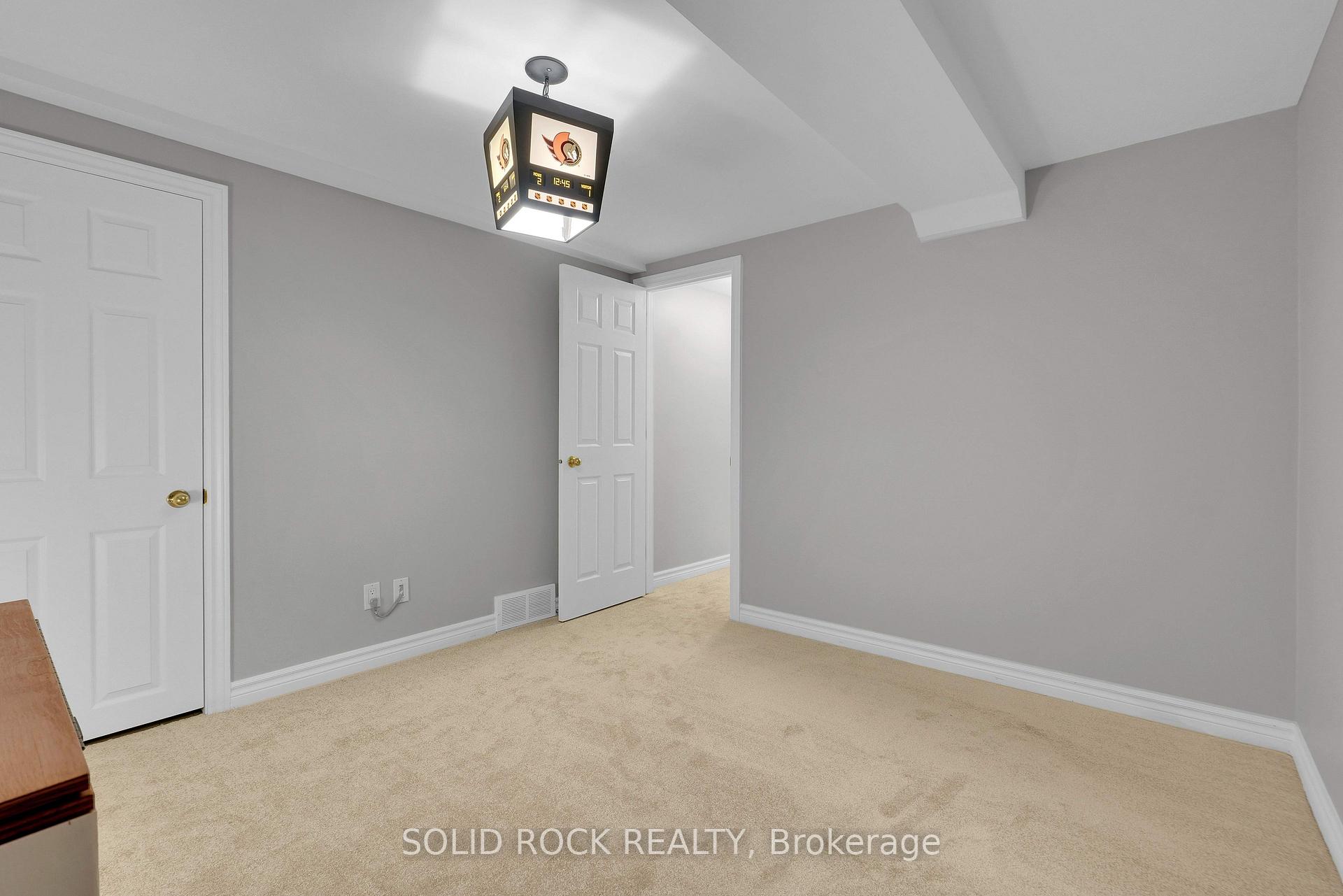 Photo 29 of 9 Stanwood Drive, Ottawa, Meadowlands/Crestview — HOMEH