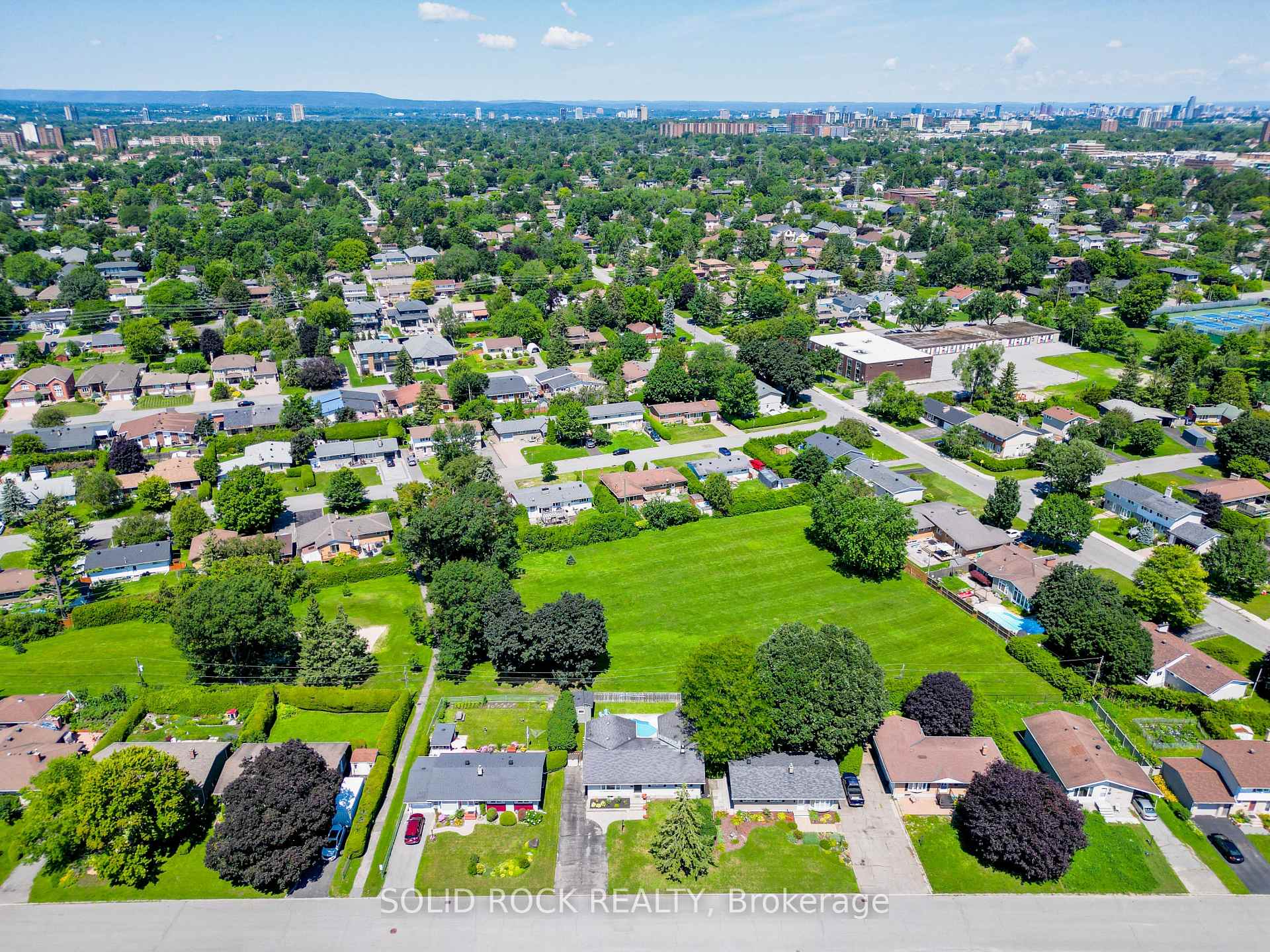 Photo 41 of 9 Stanwood Drive, Ottawa, Meadowlands/Crestview — HOMEH