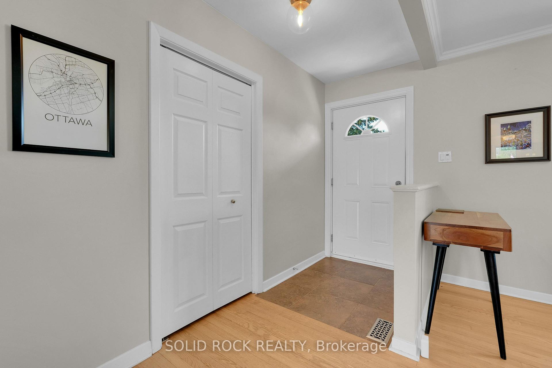Photo 4 of 9 Stanwood Drive, Ottawa, Meadowlands/Crestview — HOMEH