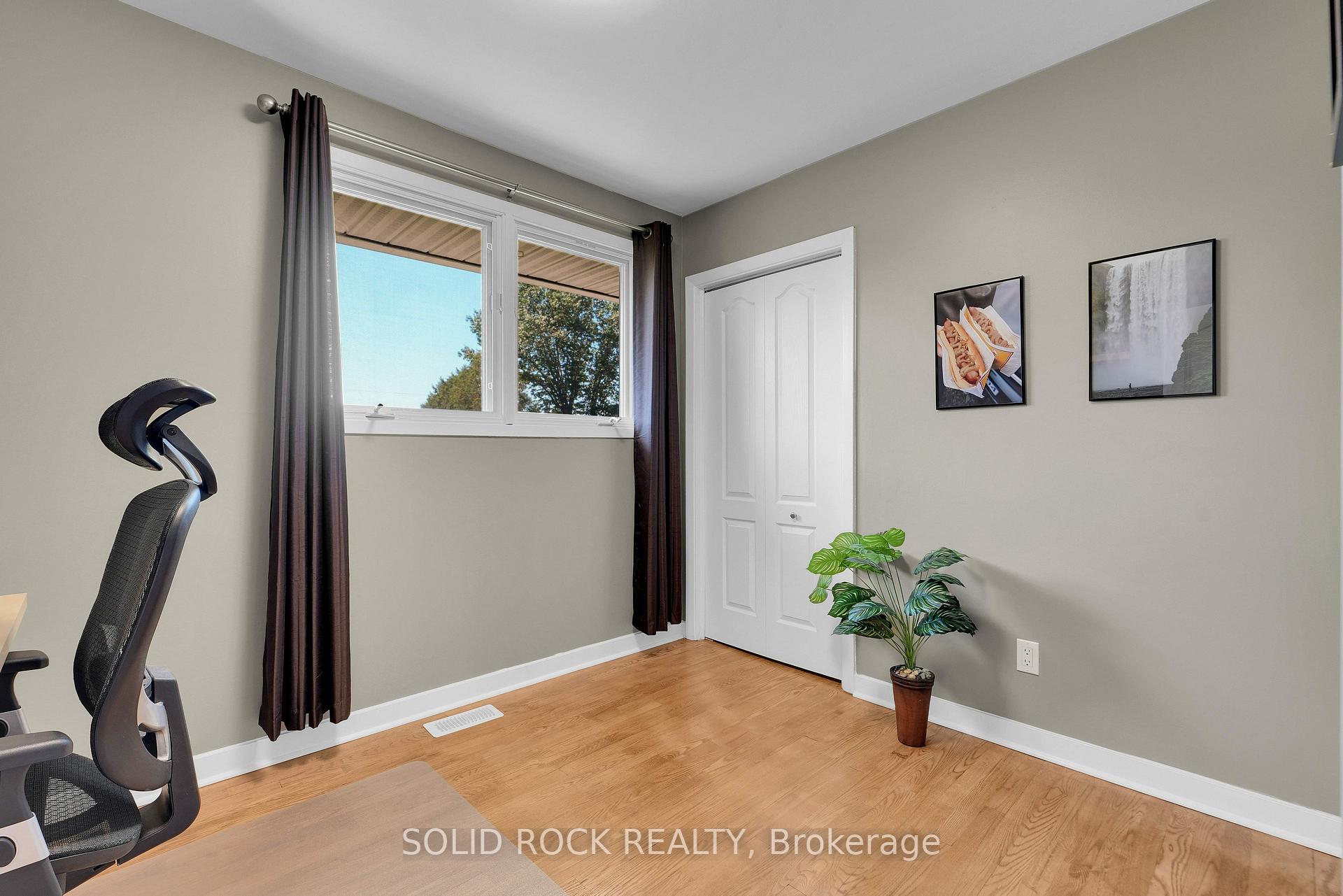 Photo 15 of 9 Stanwood Drive, Ottawa, Meadowlands/Crestview — HOMEH