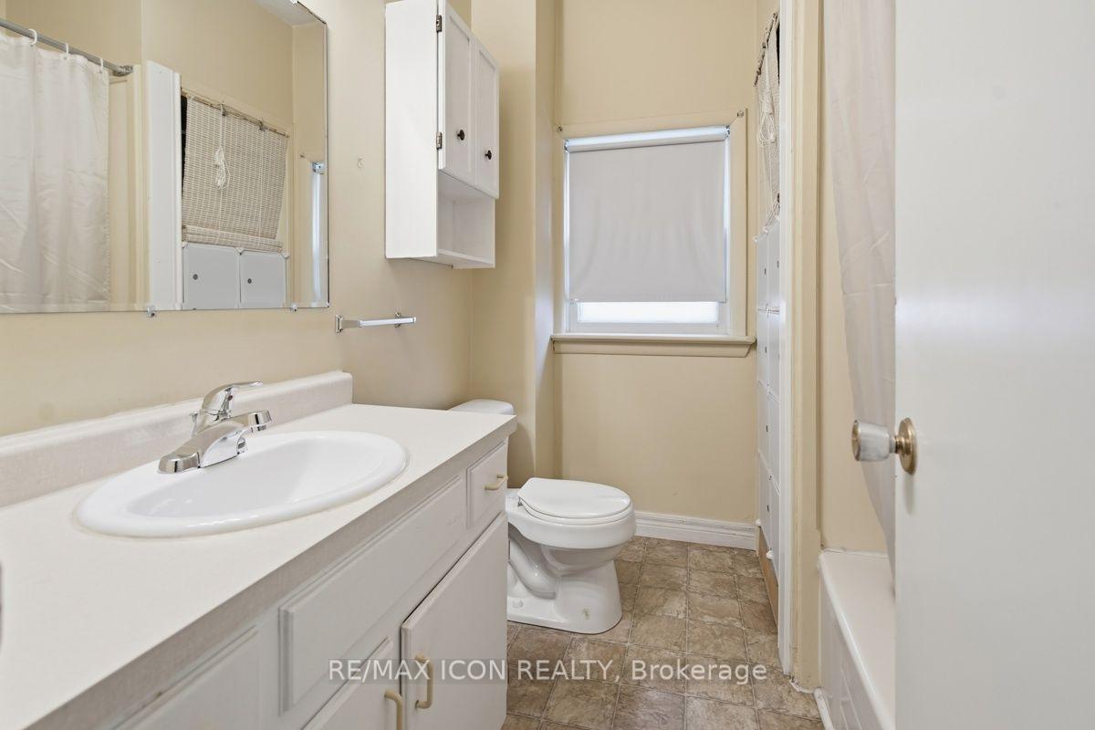 Photo 39 of 159 Front Street W, Strathroy-Caradoc, NW — HOMEH