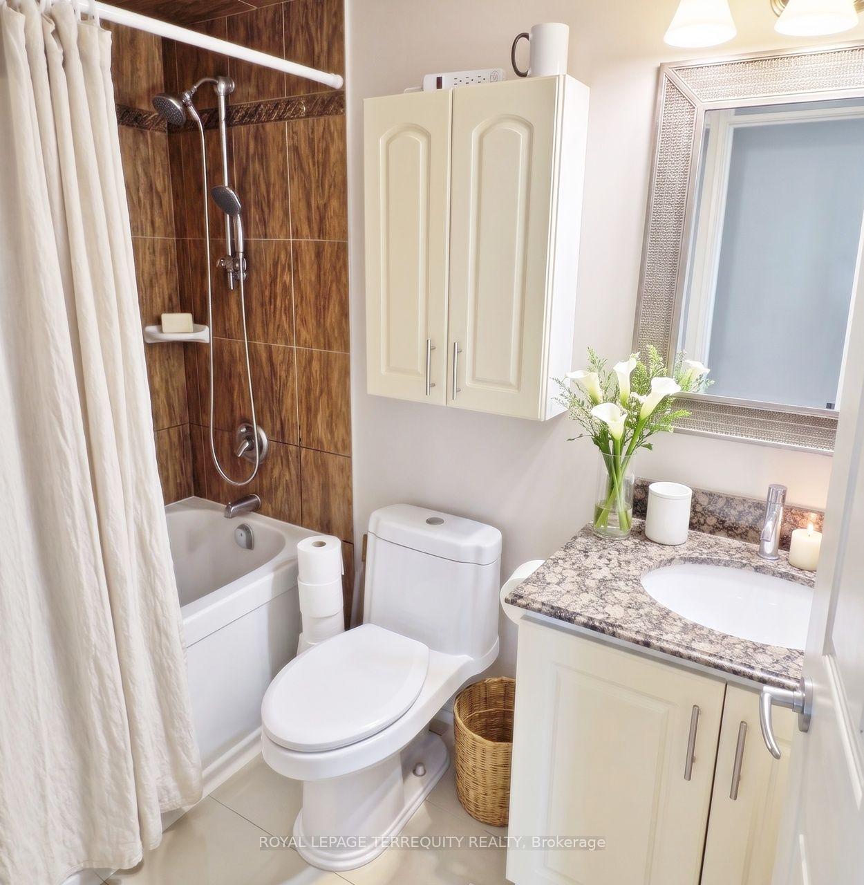 Photo 11 of Unit 1812, 230 Queens Quay W, Toronto, Waterfront Communities — HOMEH