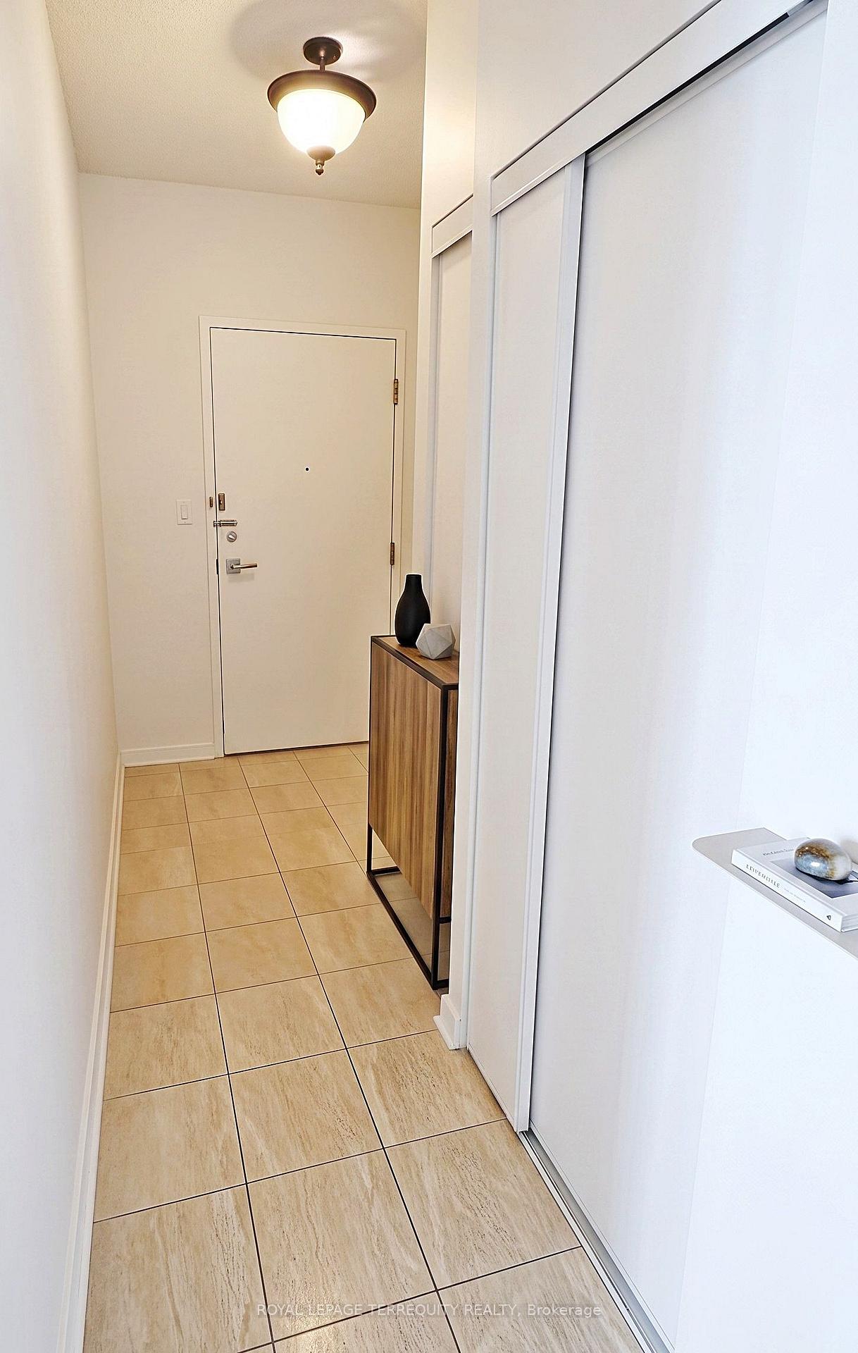 Photo 12 of Unit 1812, 230 Queens Quay W, Toronto, Waterfront Communities — HOMEH