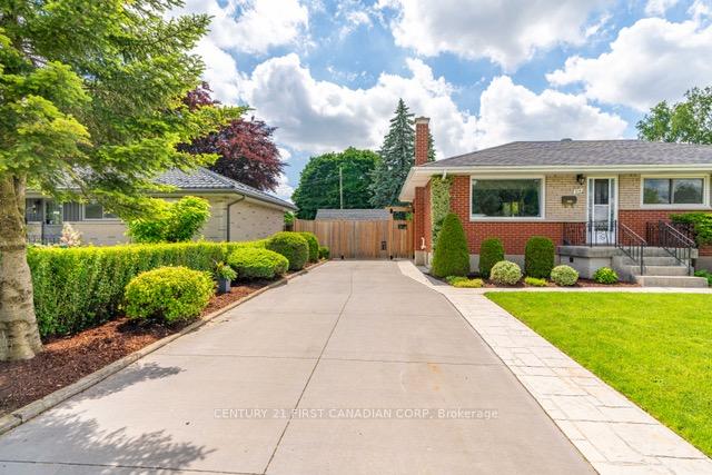 Photo 3 of Unit LOWER, 216 Irving Place, London, East D — HOMEH